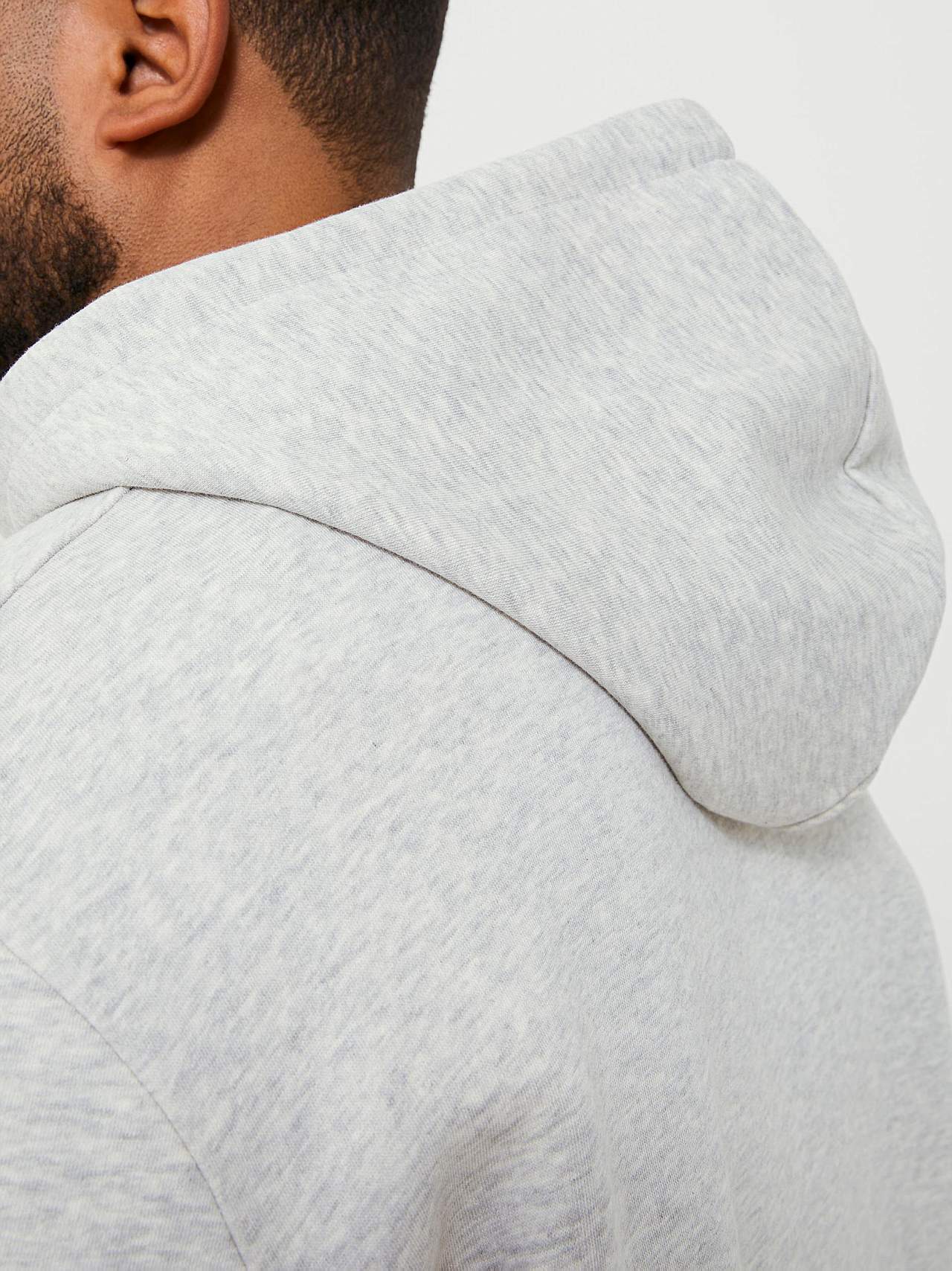 Hettegenser med myk, børstet innside