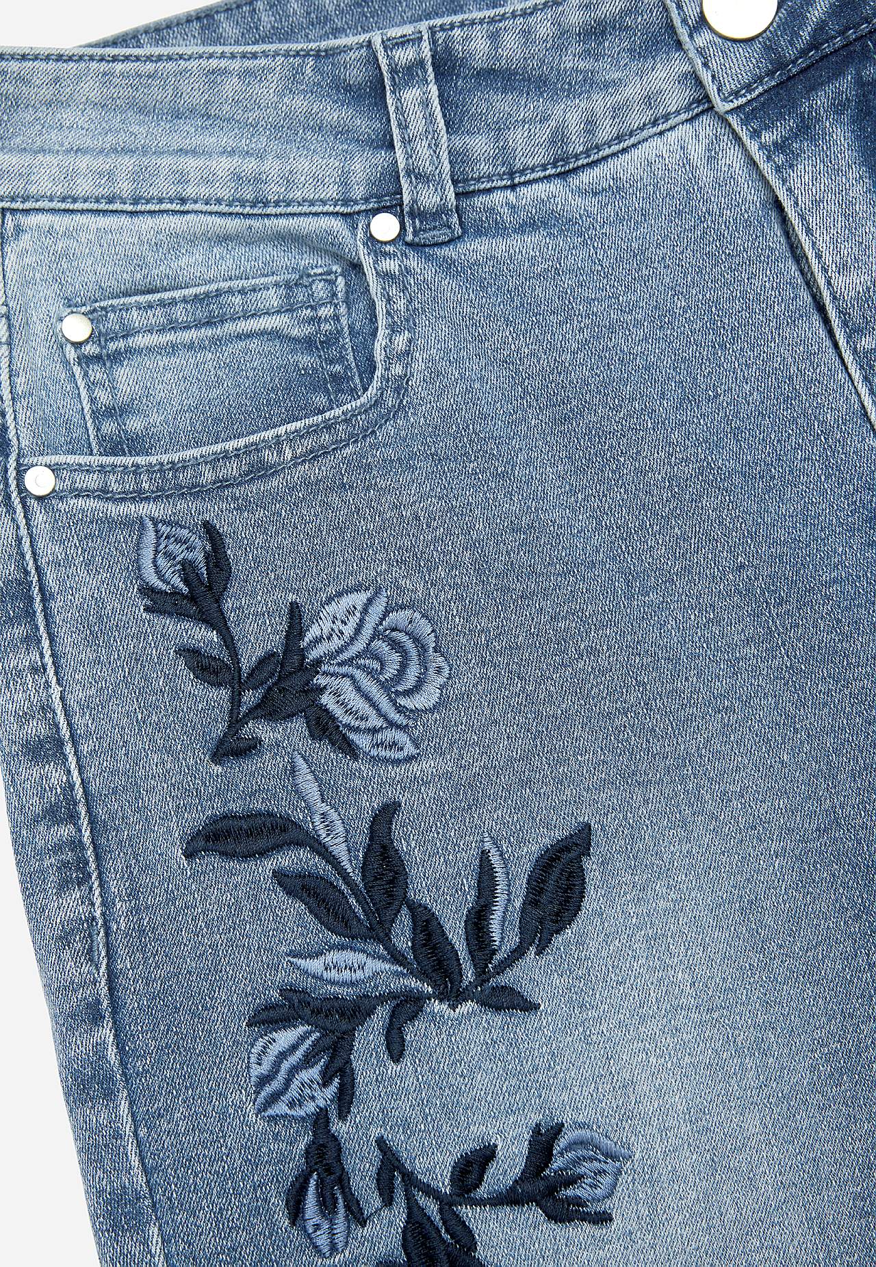 Ankeljeans med broderi Emmy