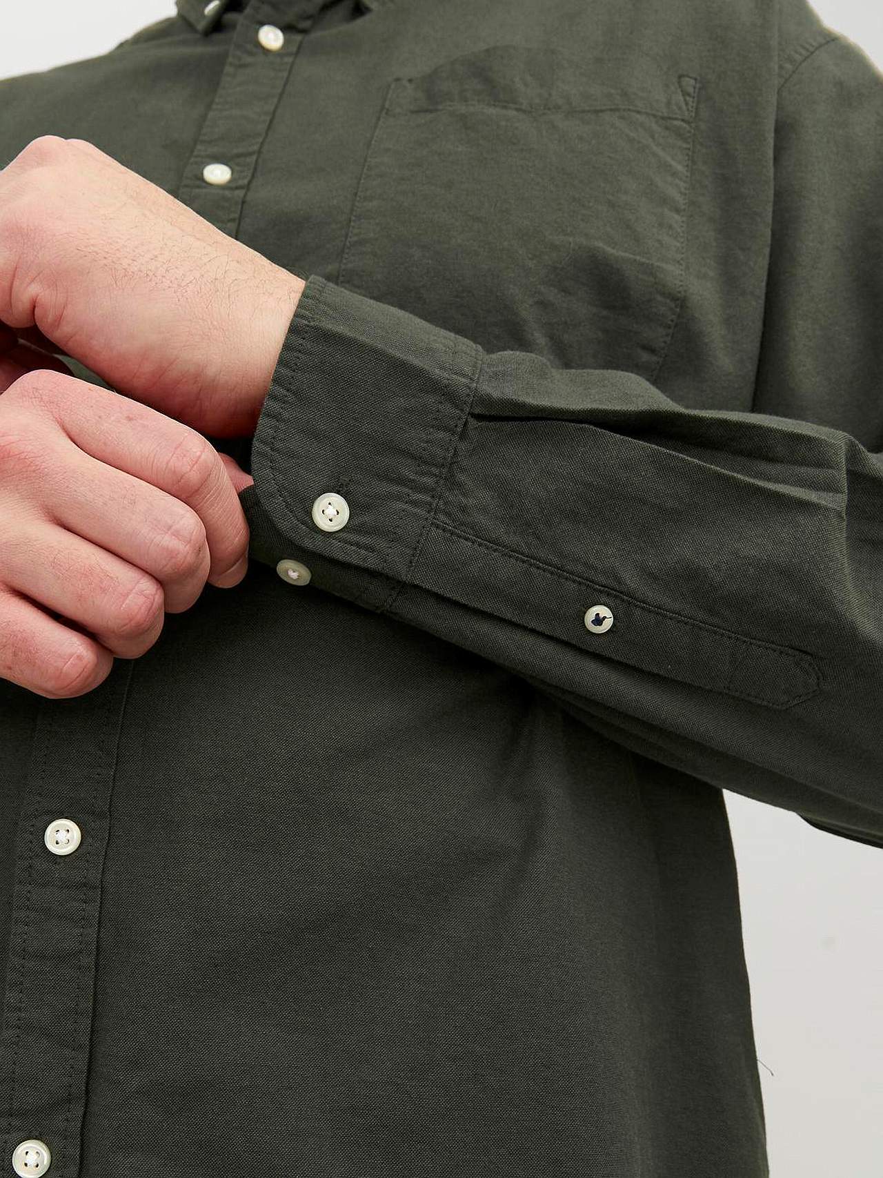 Stilren skjorte med button down-krage