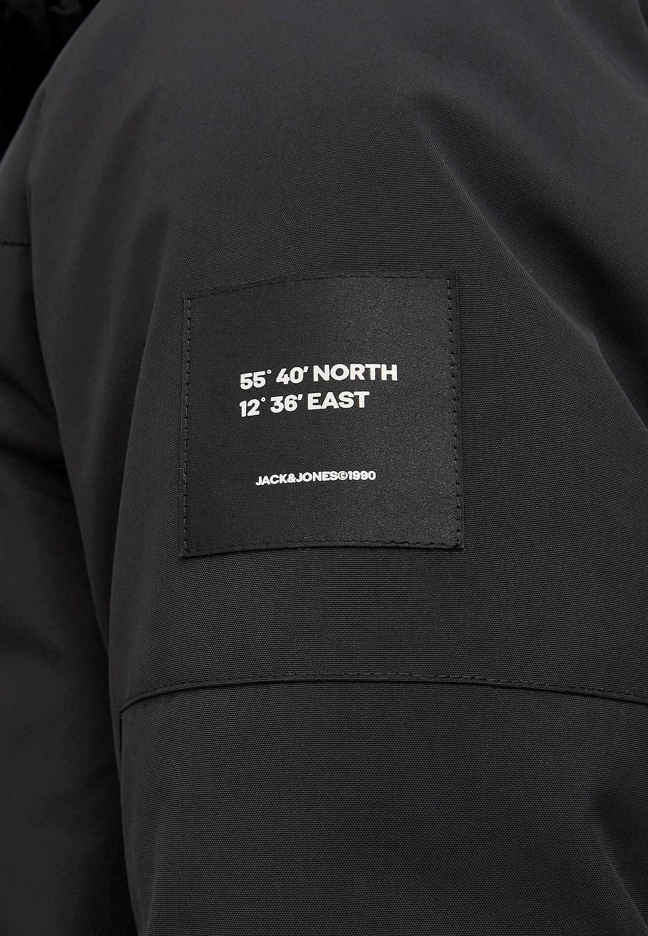 Varm-foret jakke med hette