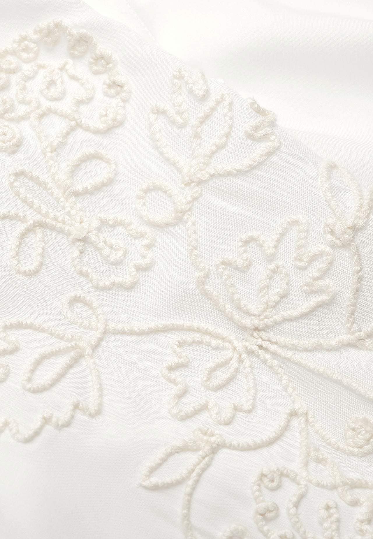 Bluse med broderi