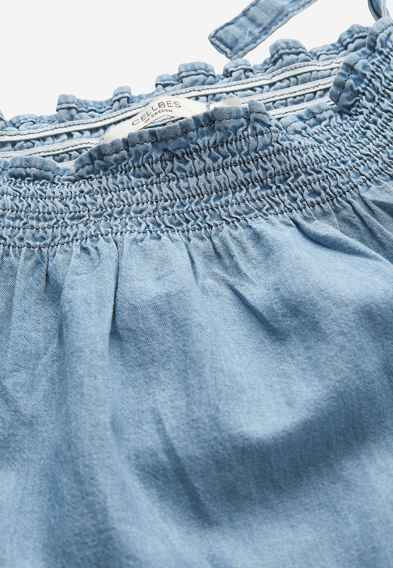 Myk denimkjole med knytbar stropp
