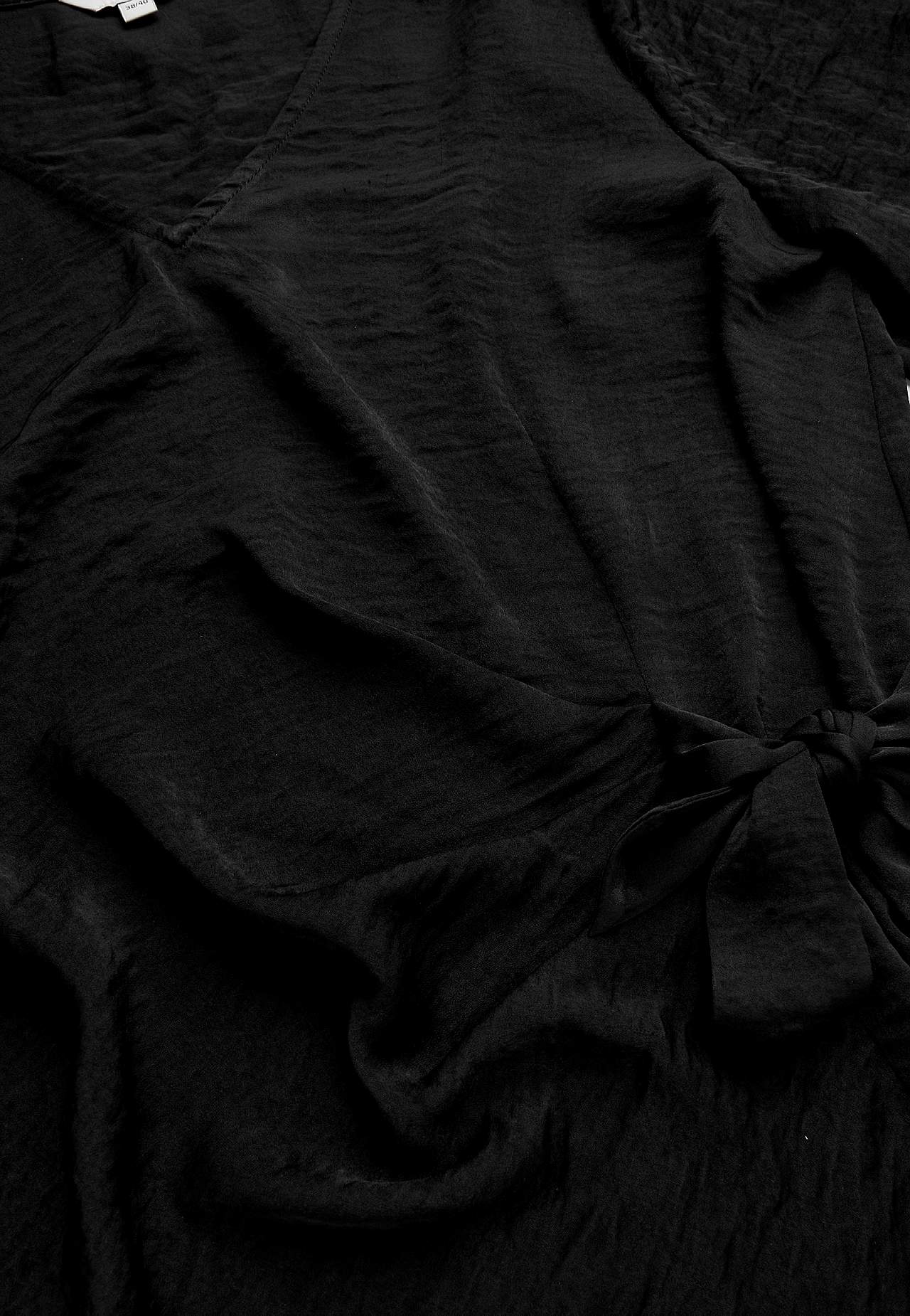 Bluse med knytebånd