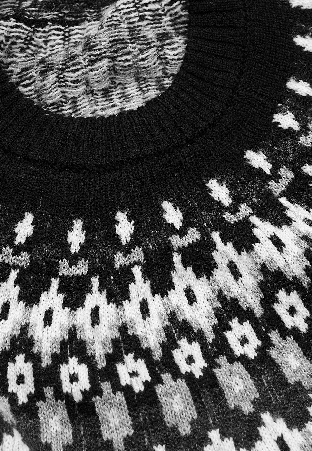 Strikket, jacquard-mønster genser