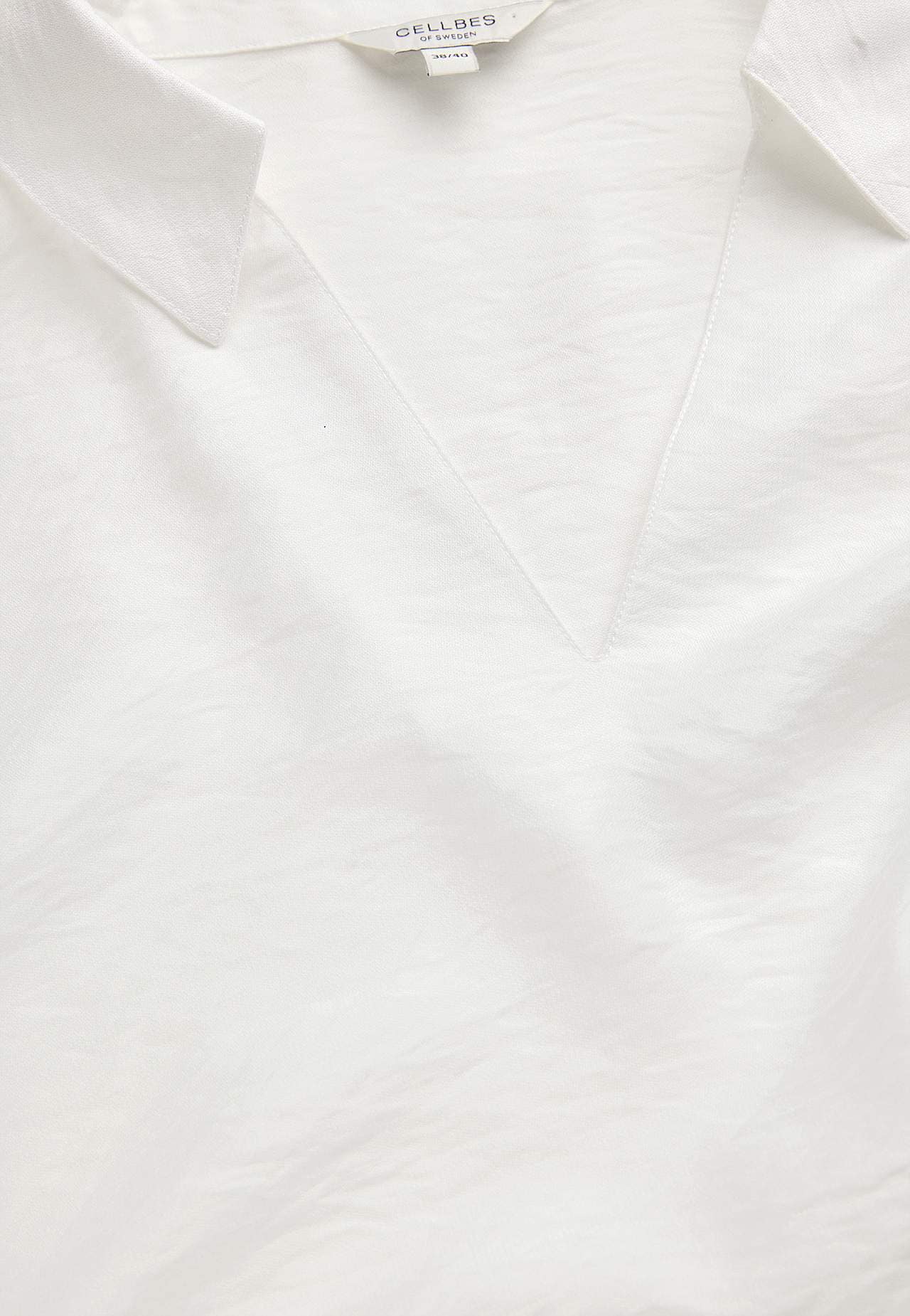 Vevet bluse med vide ermer