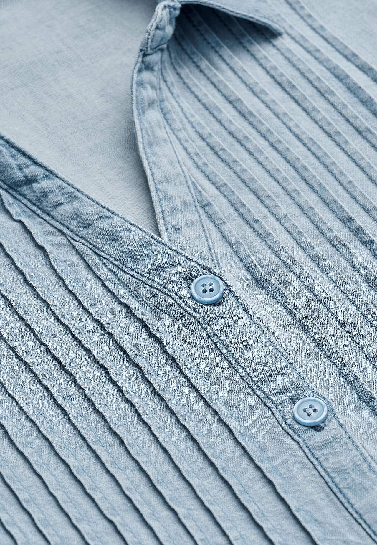 Denimbluse med sydd folder