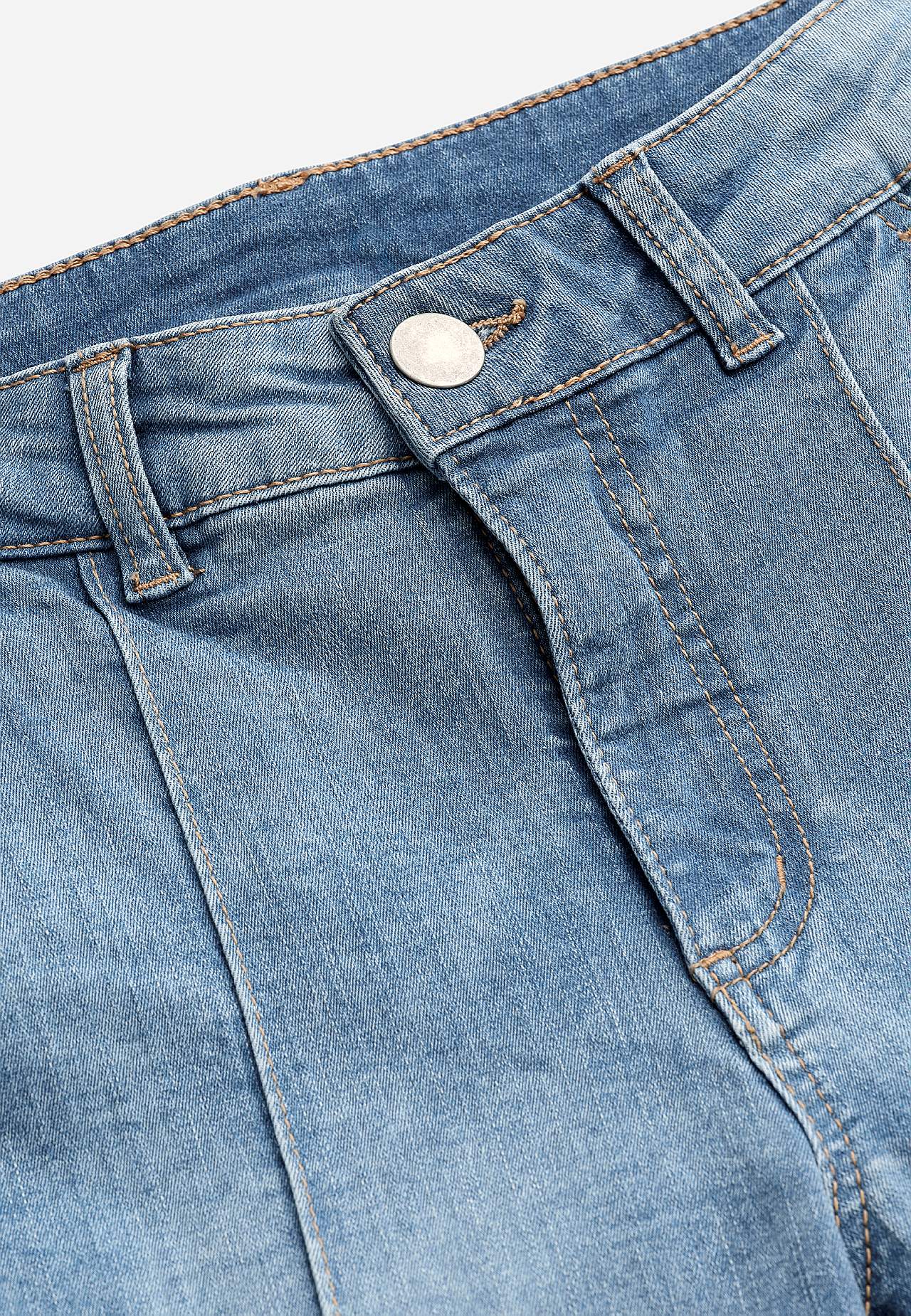 Stretchy caprijeans med sydd press