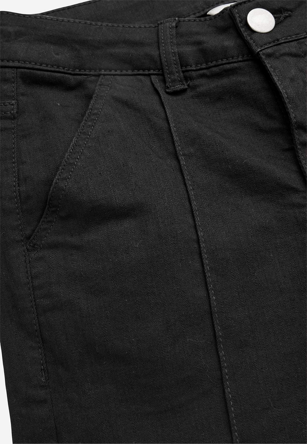 Stretchy caprijeans med sydd press