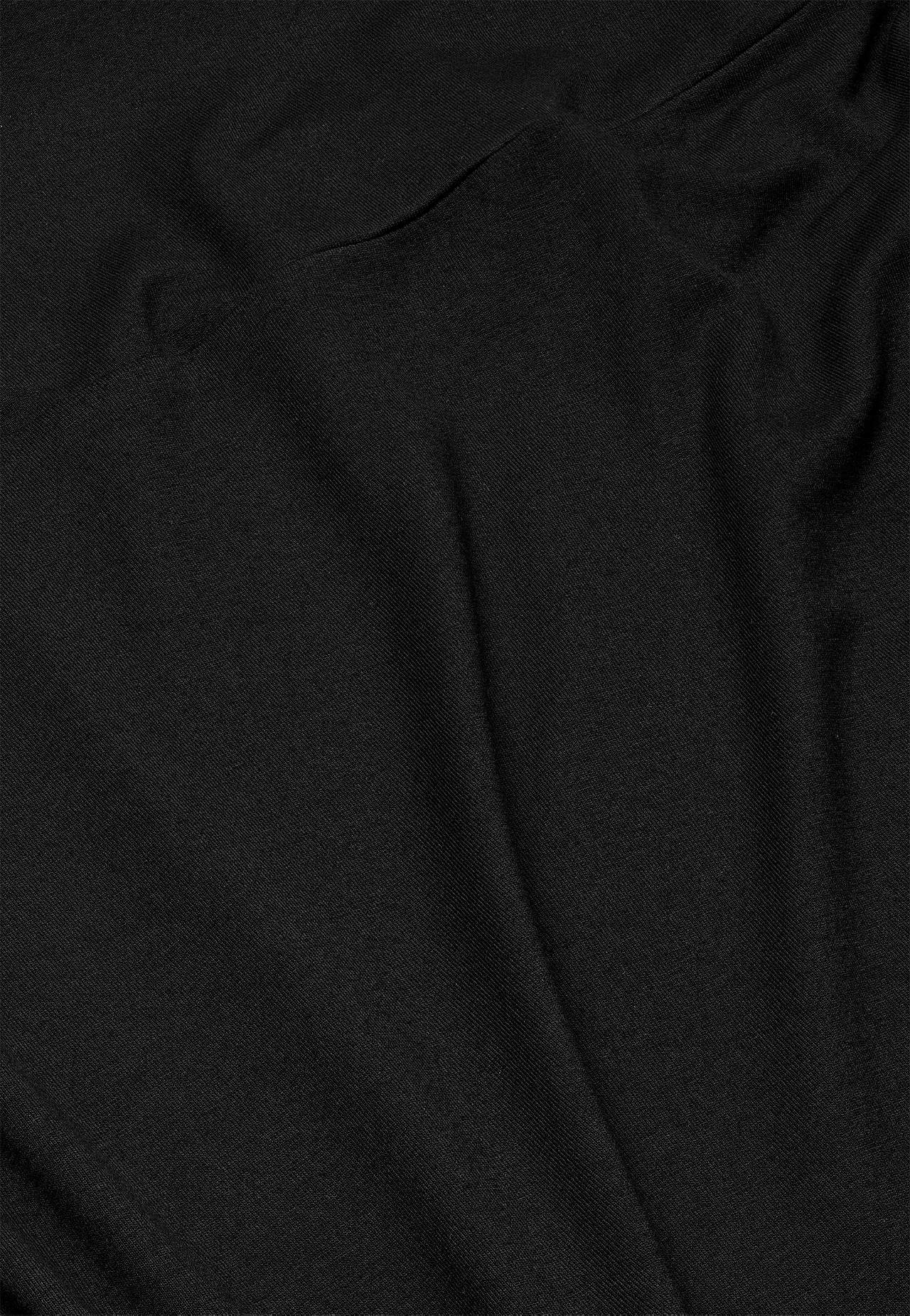 Langt, utsvingt jerseyskjørt