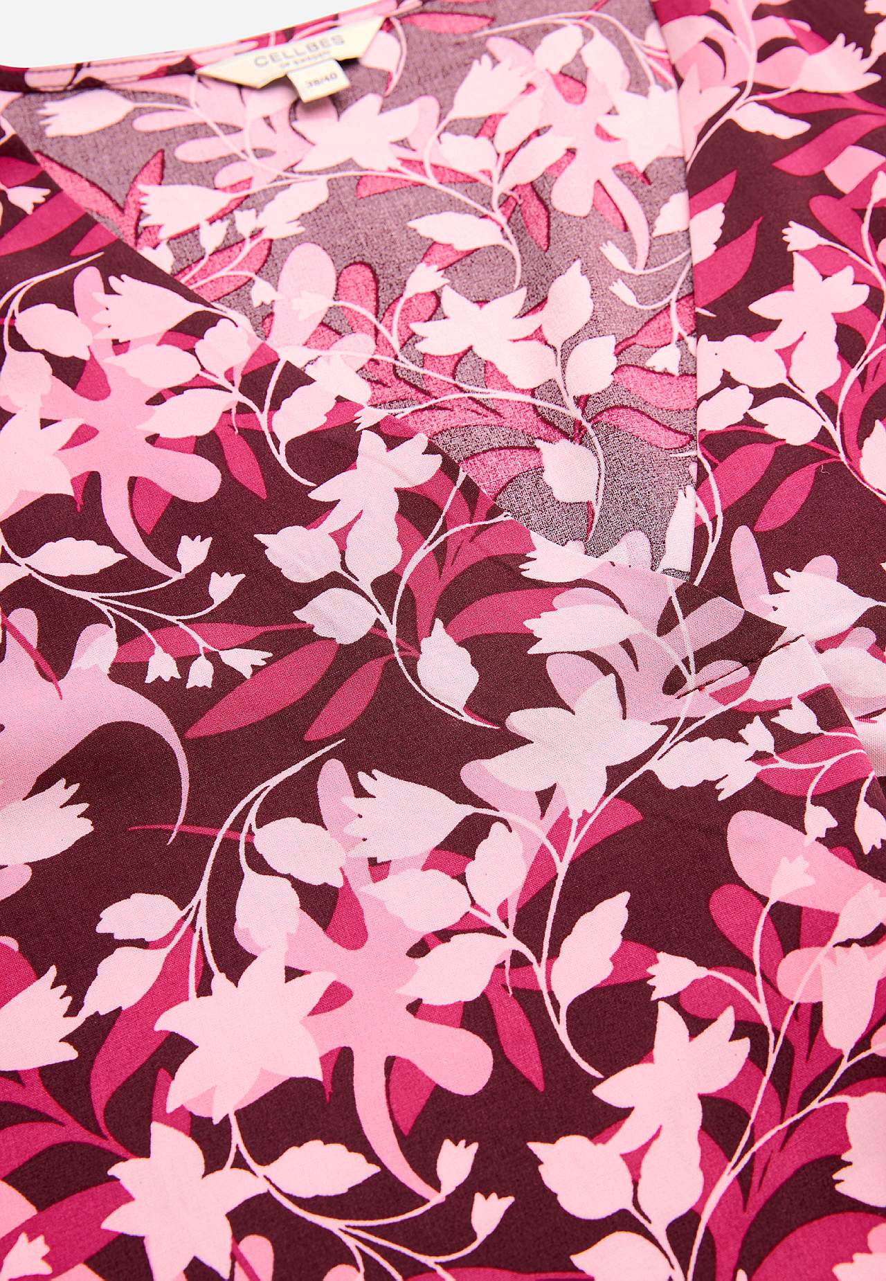 V-halset, vevet tunika