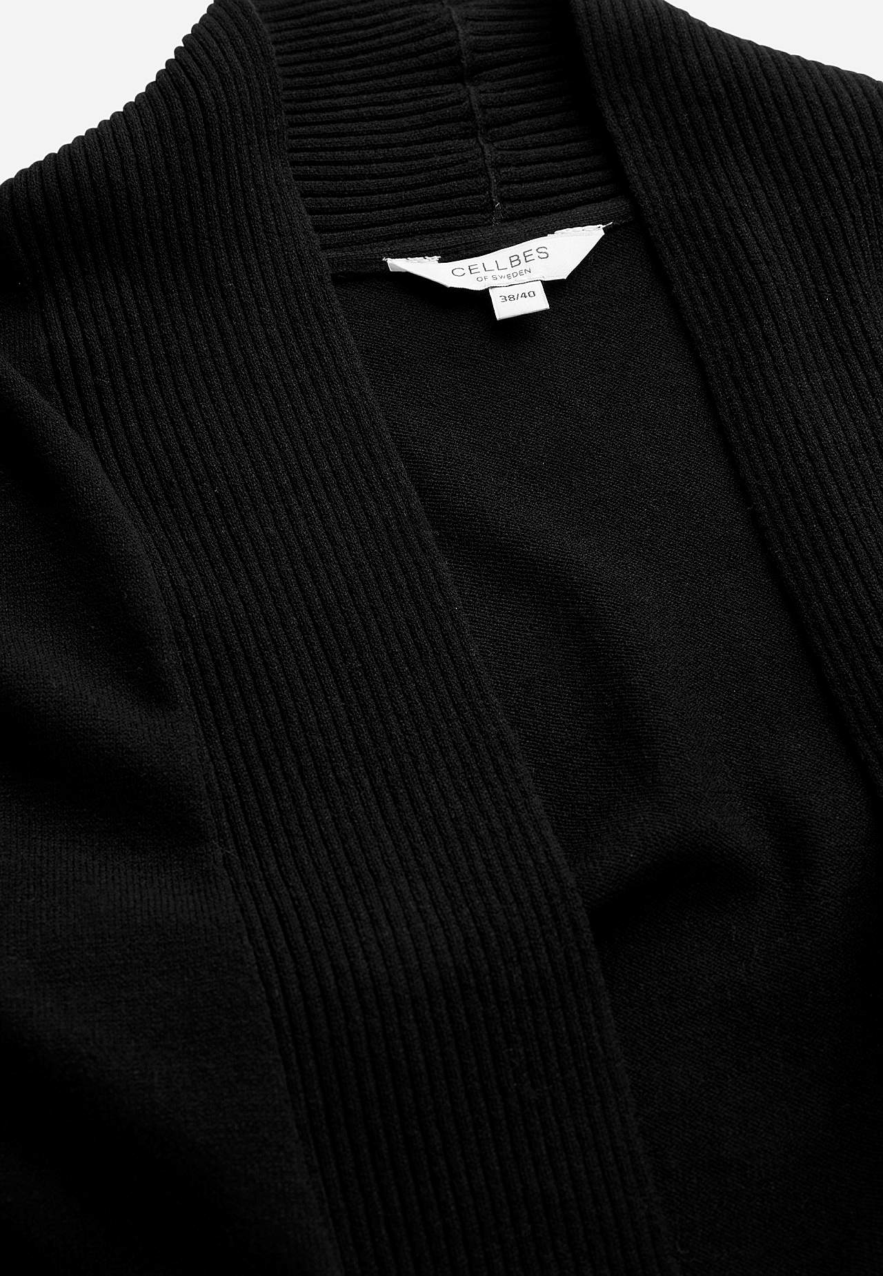 Finstrikket cardigan