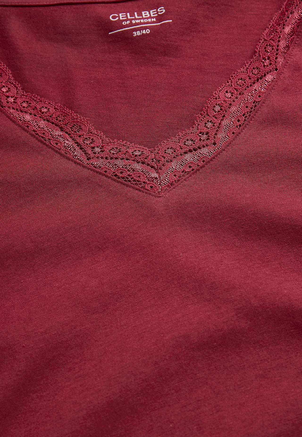 Lang nattkjole med blondekant