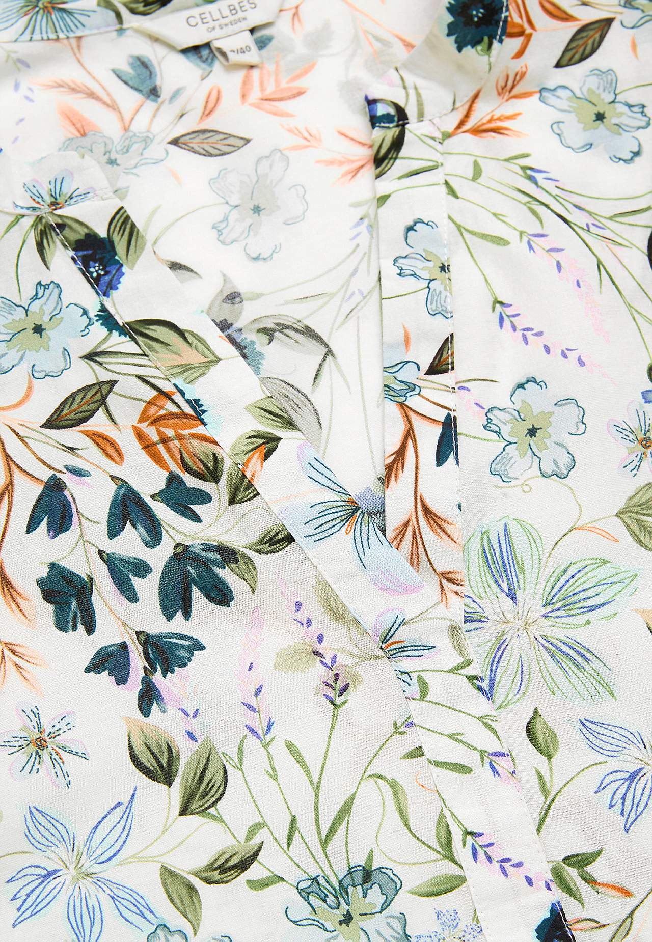 Vevet tunika med et blomstermønster