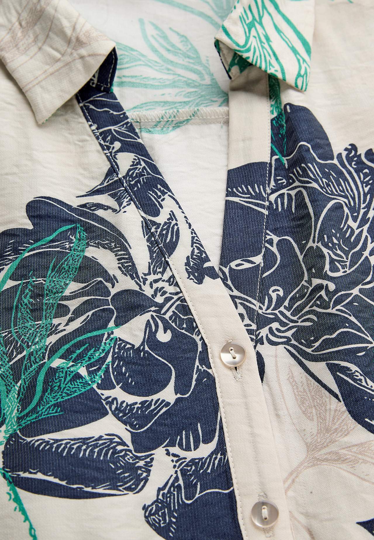 Blomstret skjortekjole i myk viskoseblanding