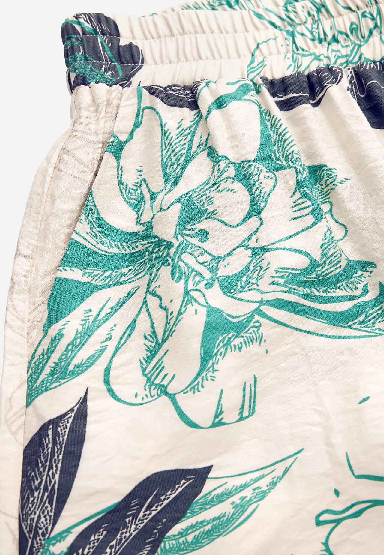 Blomstret skjørt med lommer