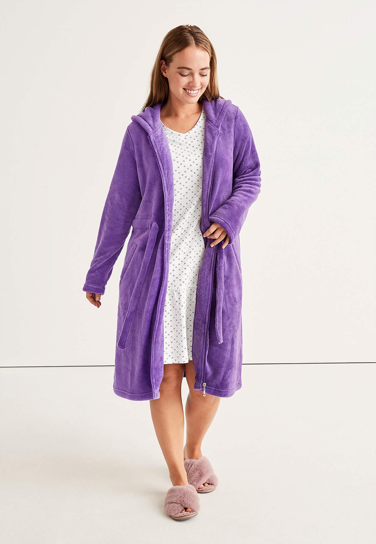 Mønstret nattkjole med bred volang