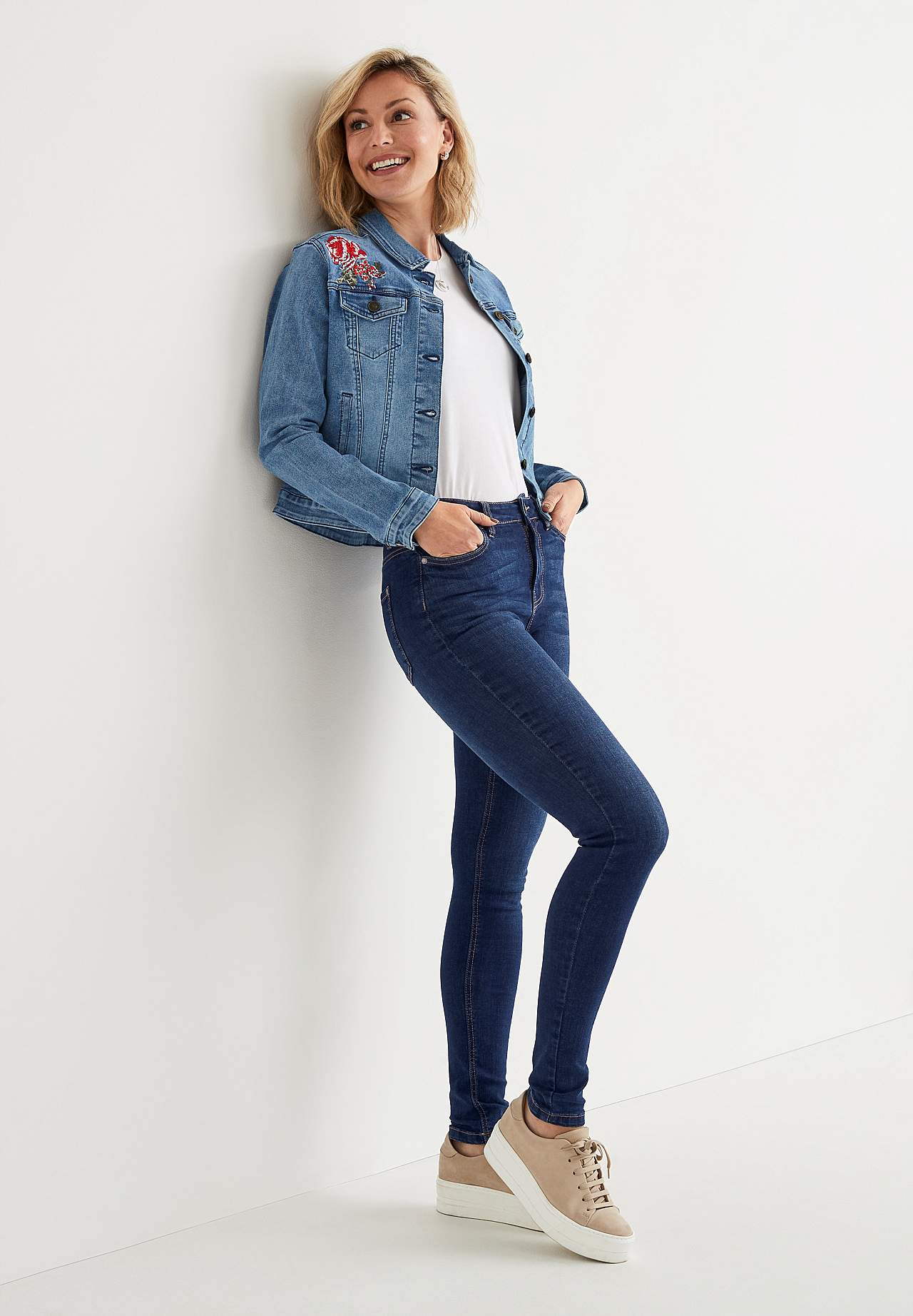 Denimjakke med broderier