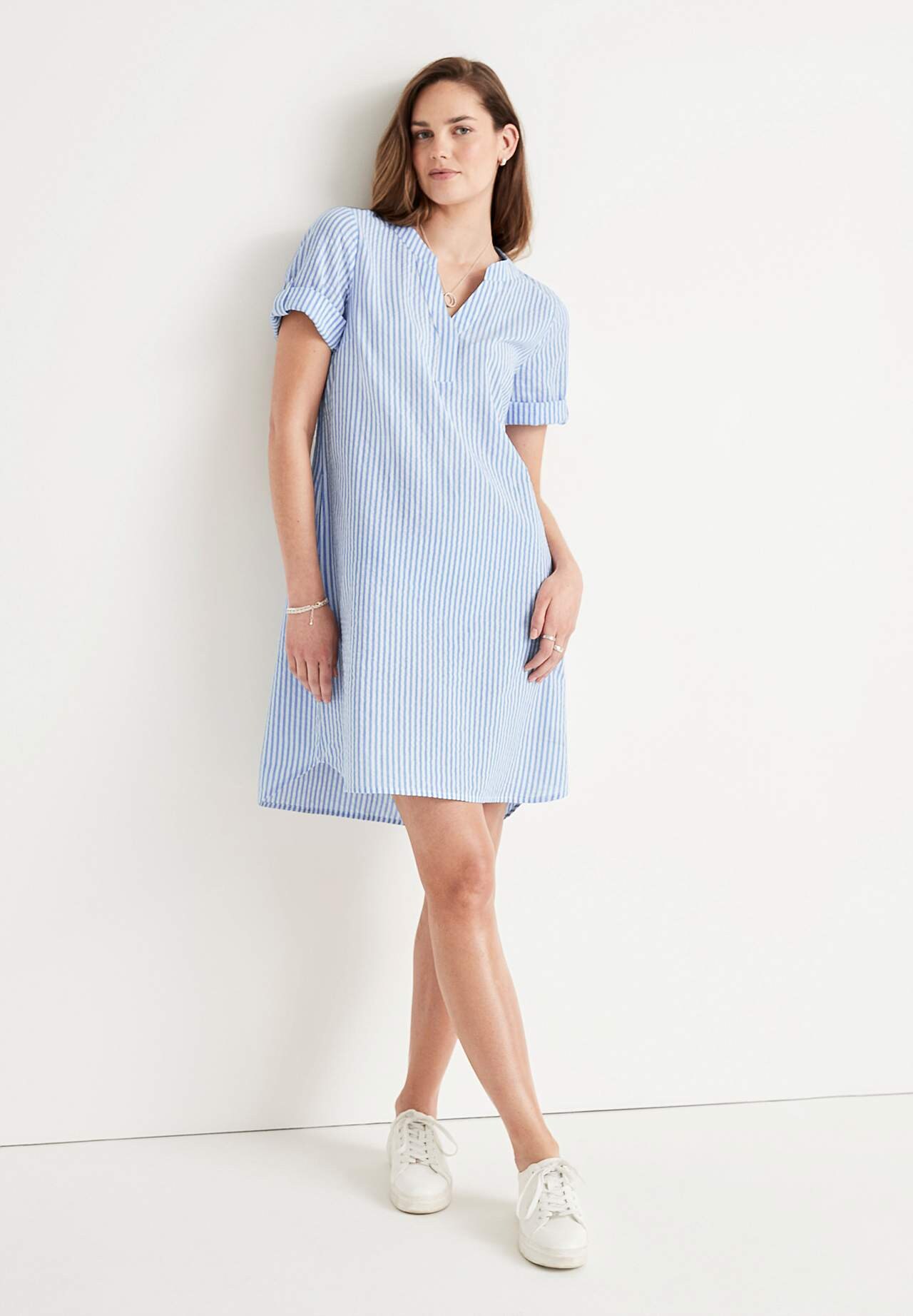 Stripete kjole i seersucker