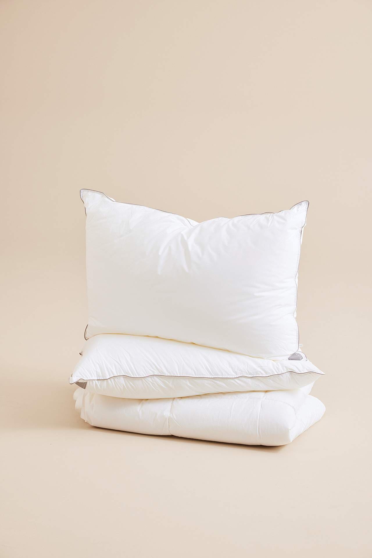 Sengesett med dyne og pute medium