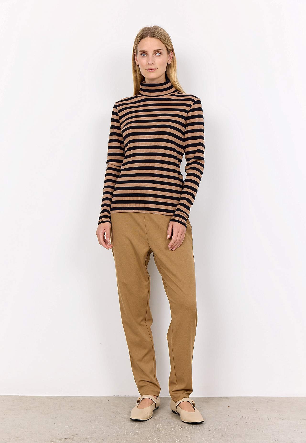 Stripete polohals