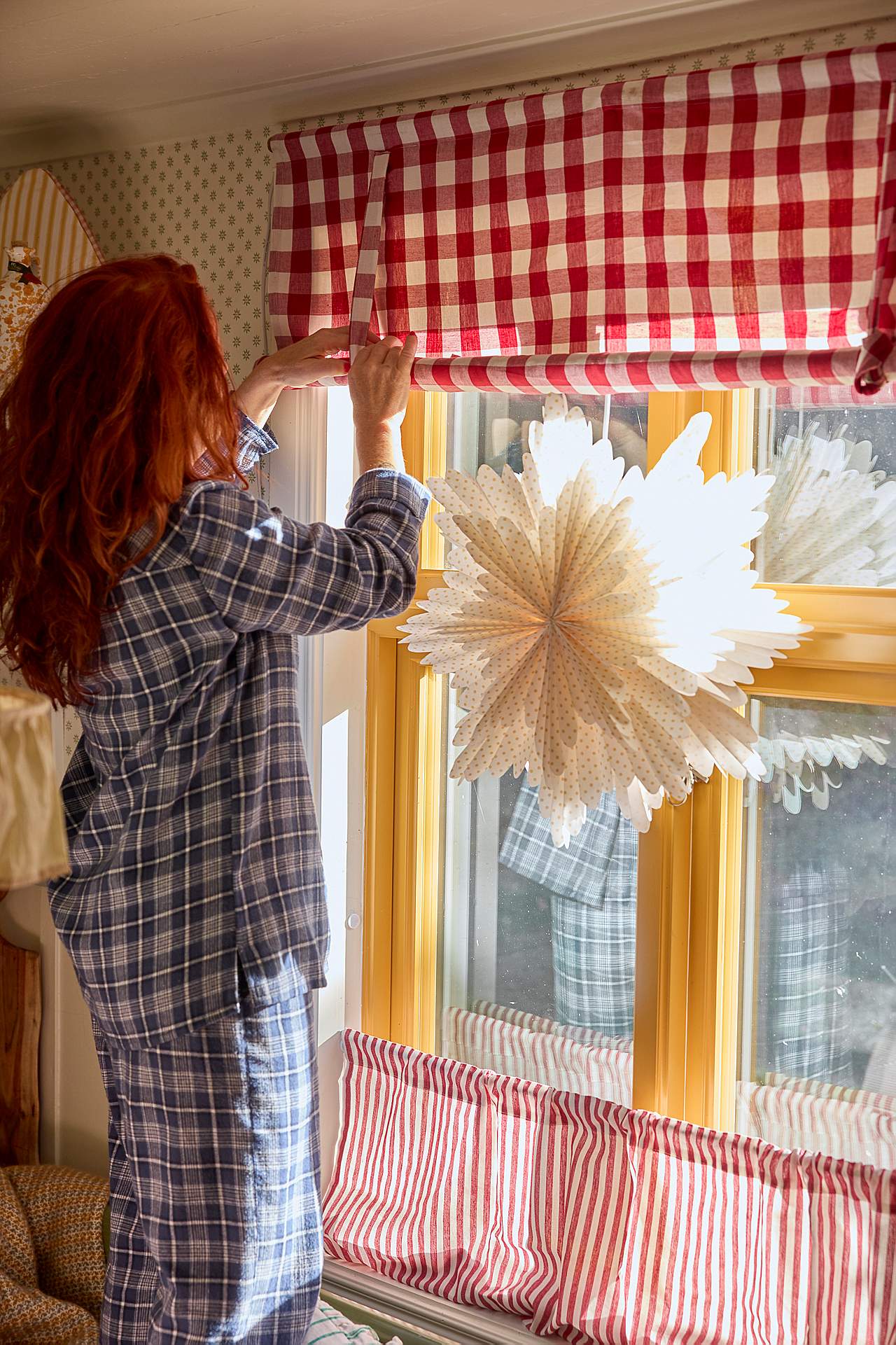 Vevet, rutete liftgardin