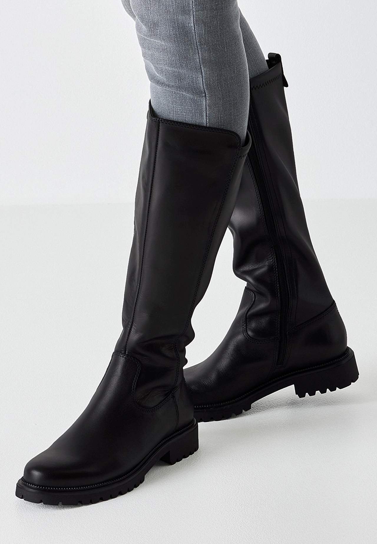 Lærstøvel med bred skaftvidde