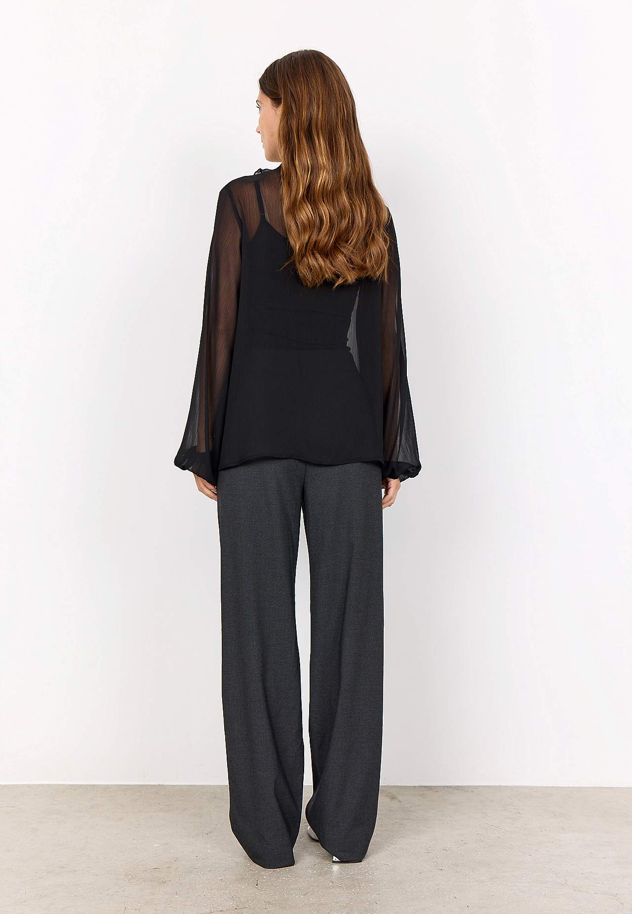 Chiffonbluse med volanger