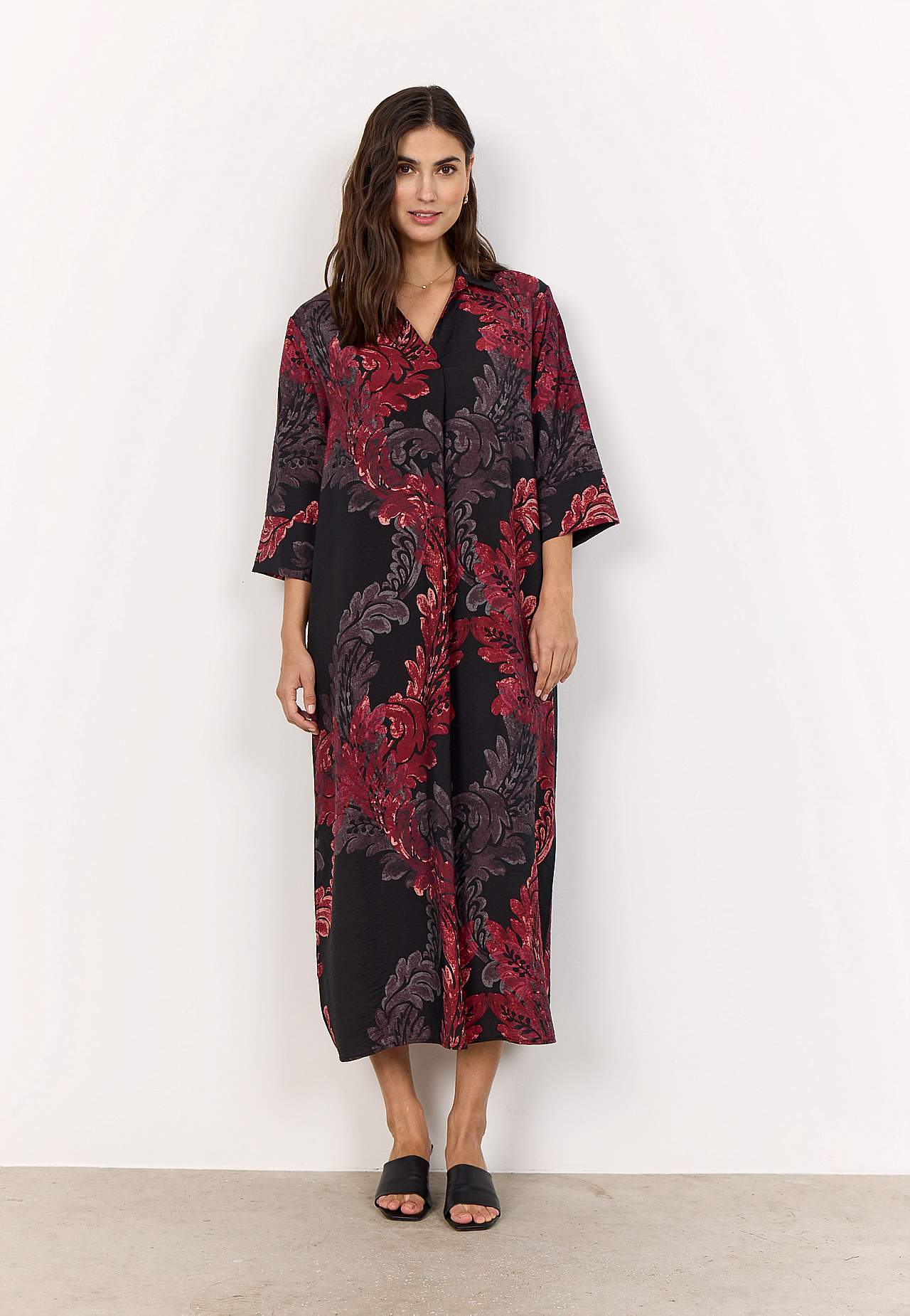 Vevet, mønstret kjole