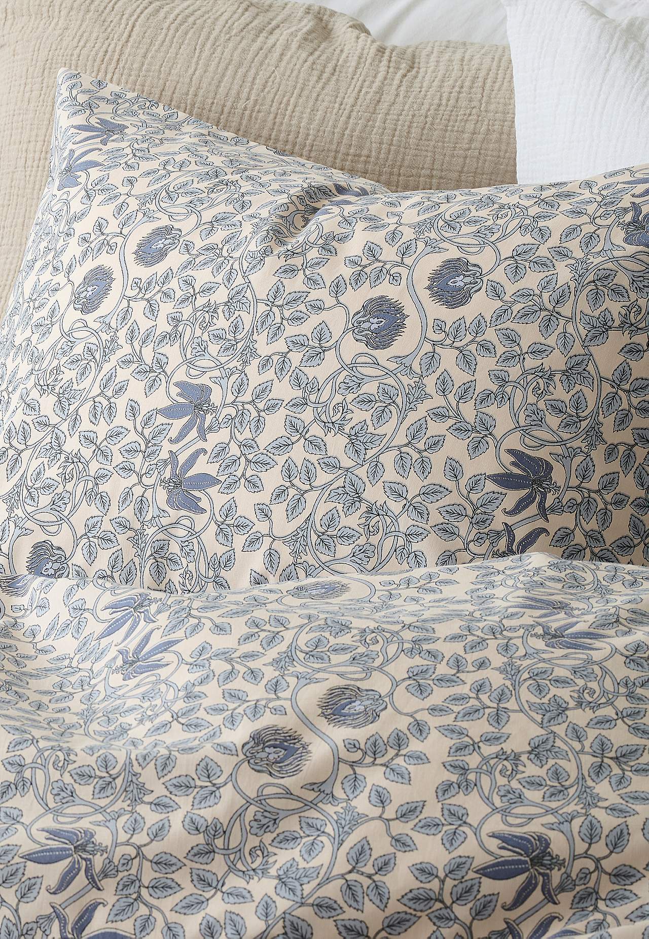 Småblomstret dynetrekksett 150x210 cm