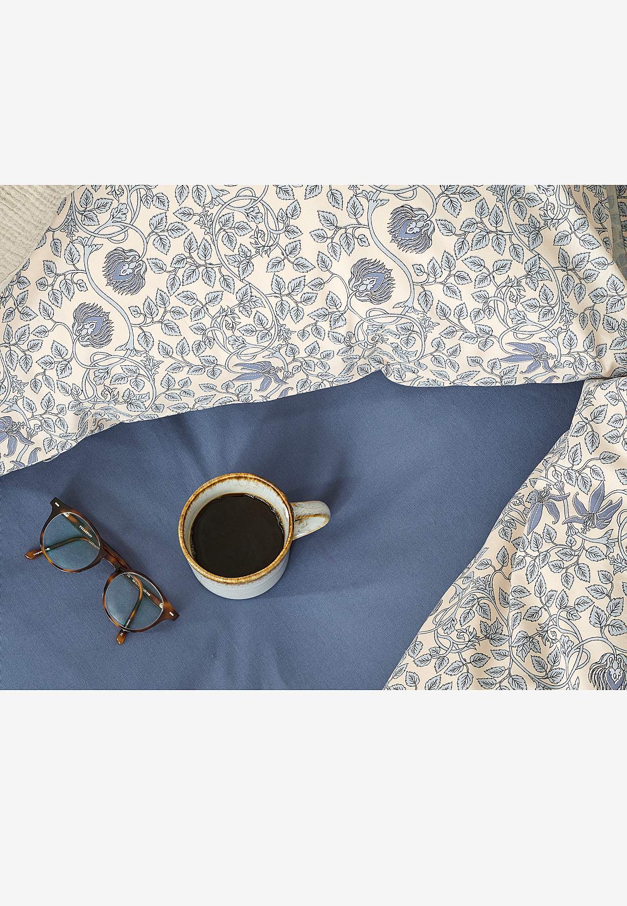 Småblomstret dynetrekksett 150x210 cm