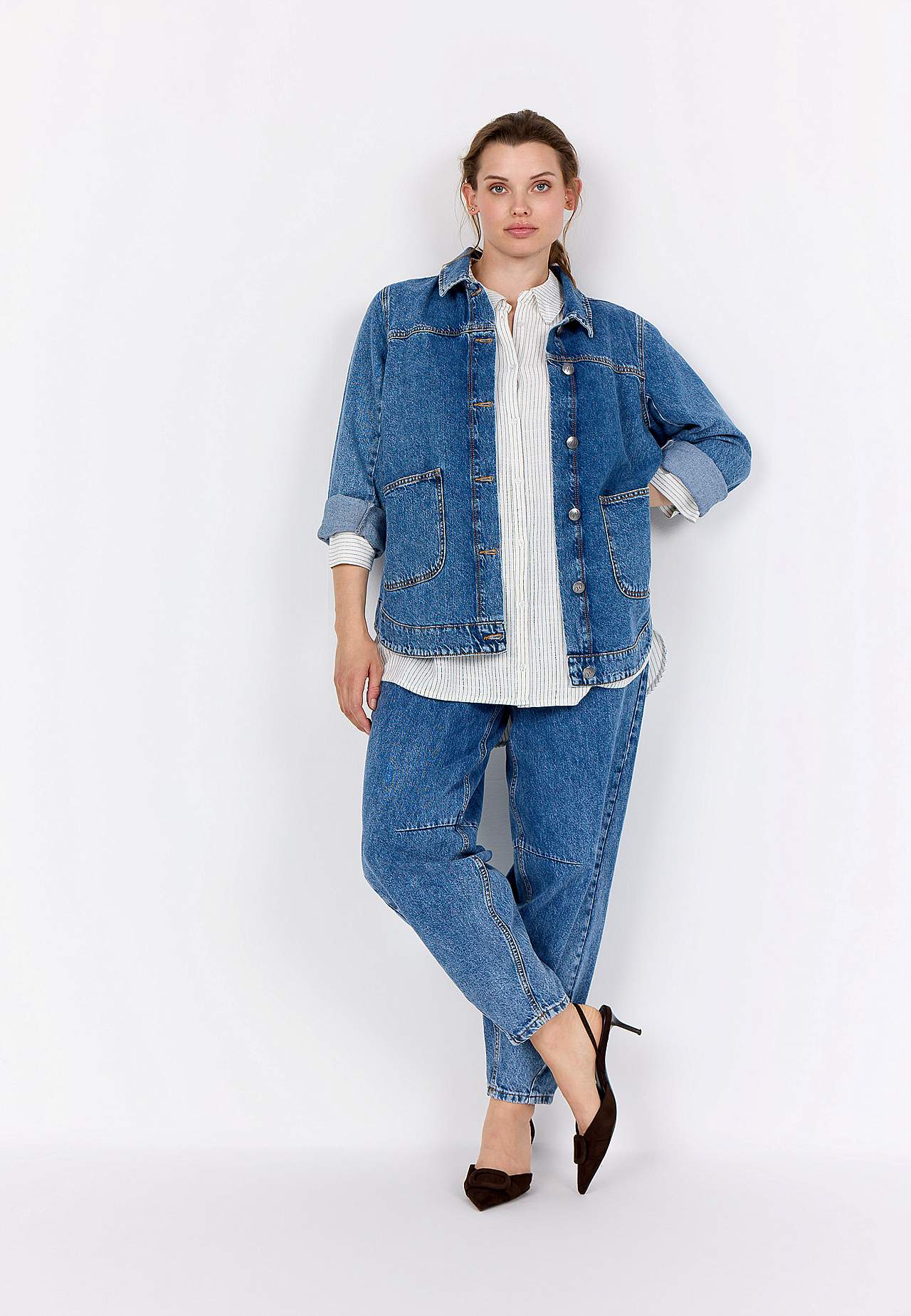 Lang denimjakke med store frontlommer