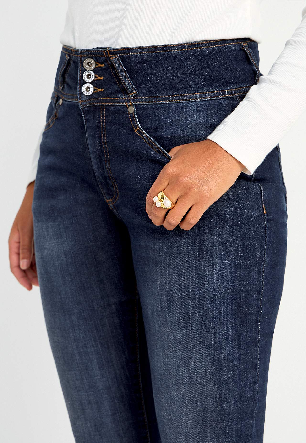 Boot cut jeans med høy midje