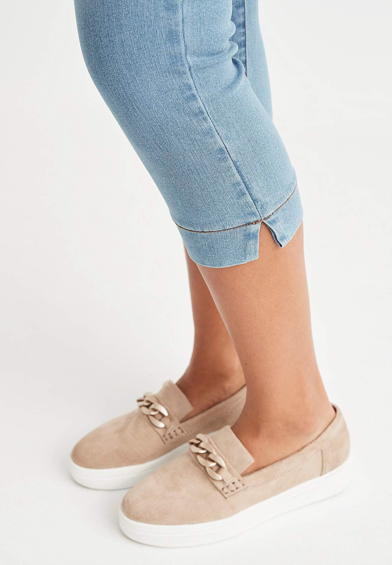 Stretchy caprijeans med shaping-effekt