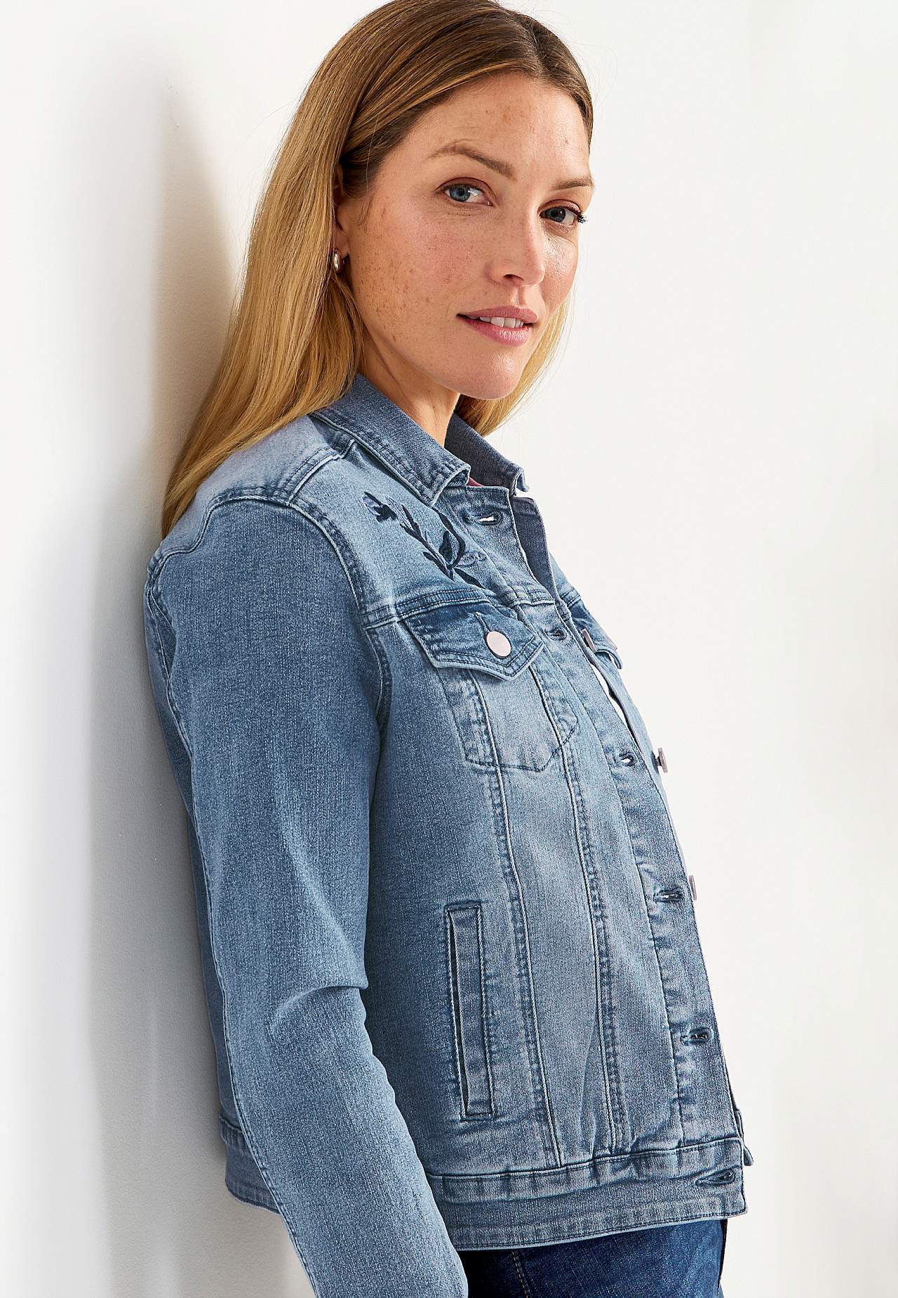 Denimjakke med broderier Emmy