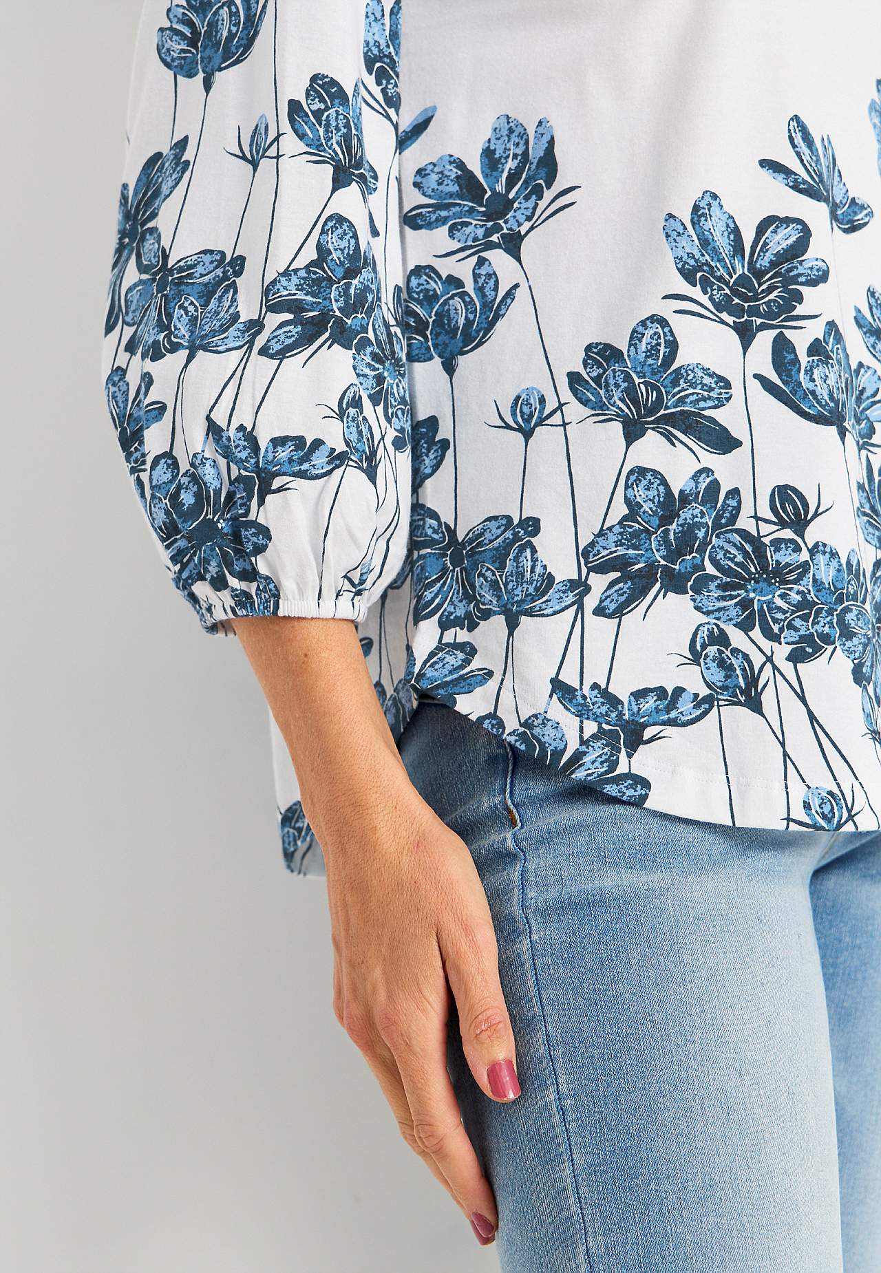 Jerseytopp med et blomstermønster Engla