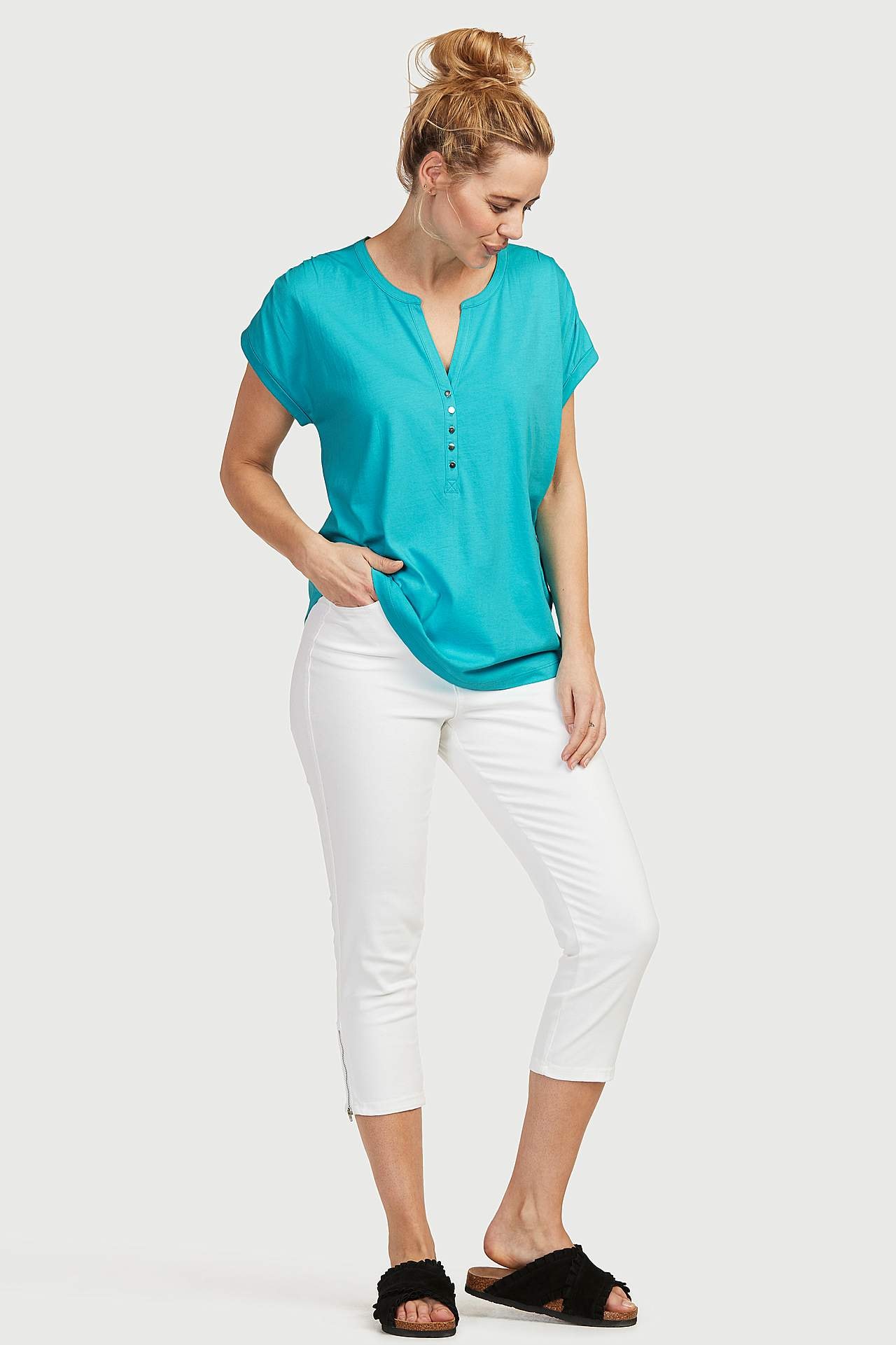 Jerseytopp med metalliske knapper