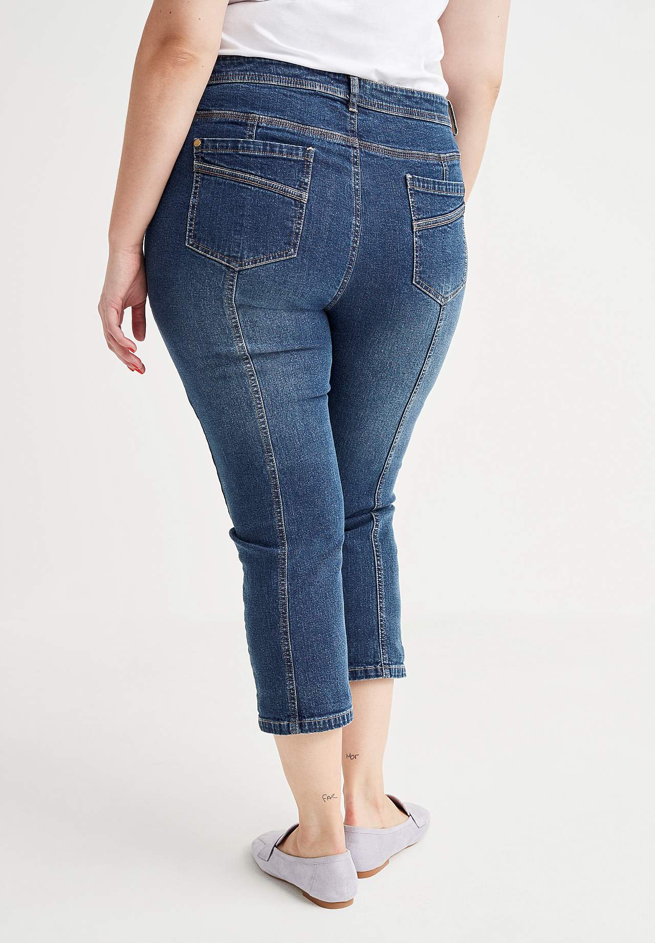 Caprijeans med design med fem lommer