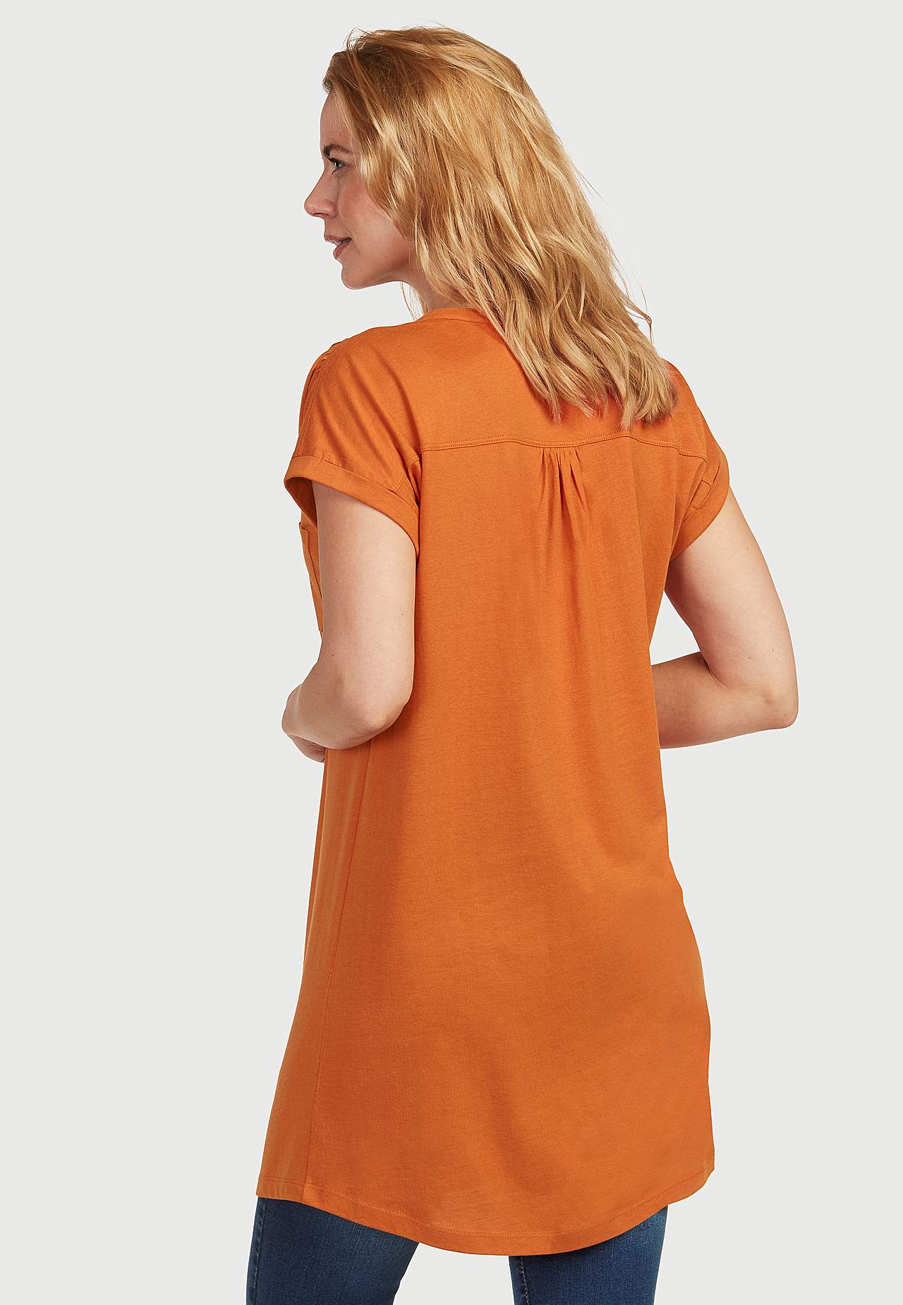 Jerseytunika med metalliske knapper