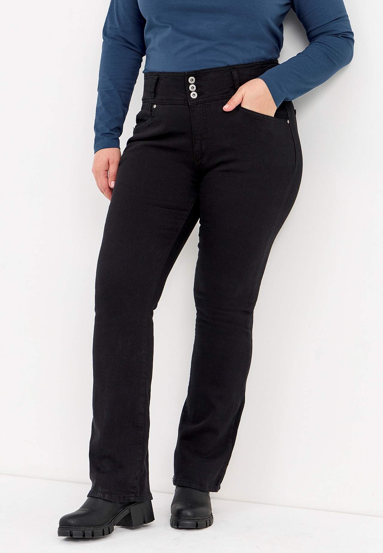 Boot cut jeans med høy midje