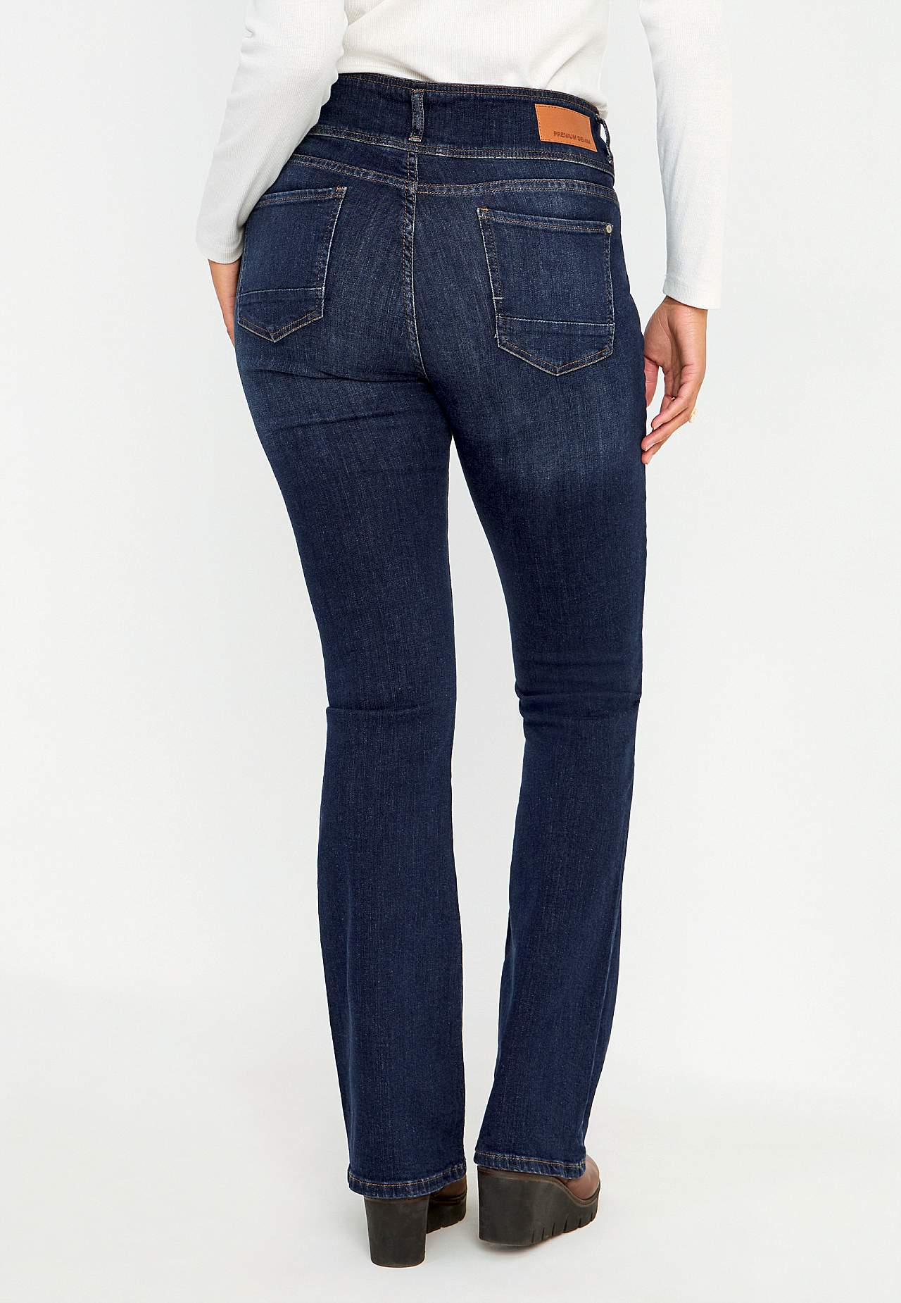 Boot cut jeans med høy midje
