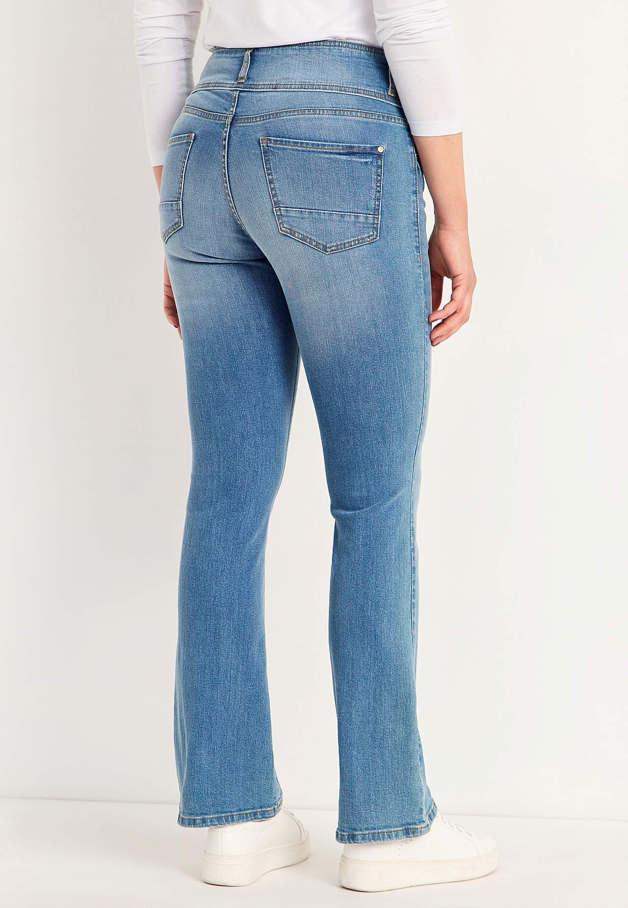 Boot cut jeans med høy midje