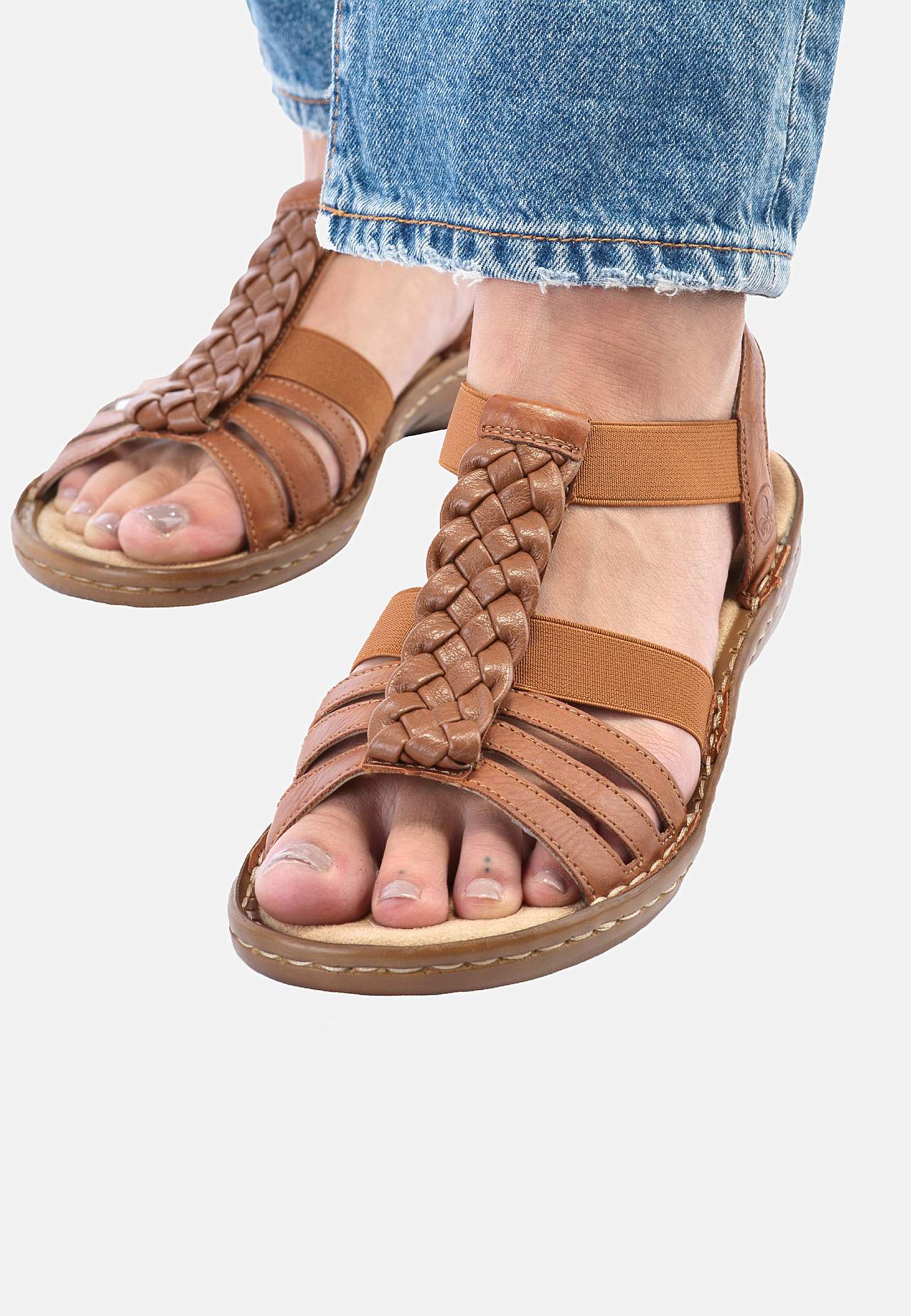 Sandaler med flettedetaljer