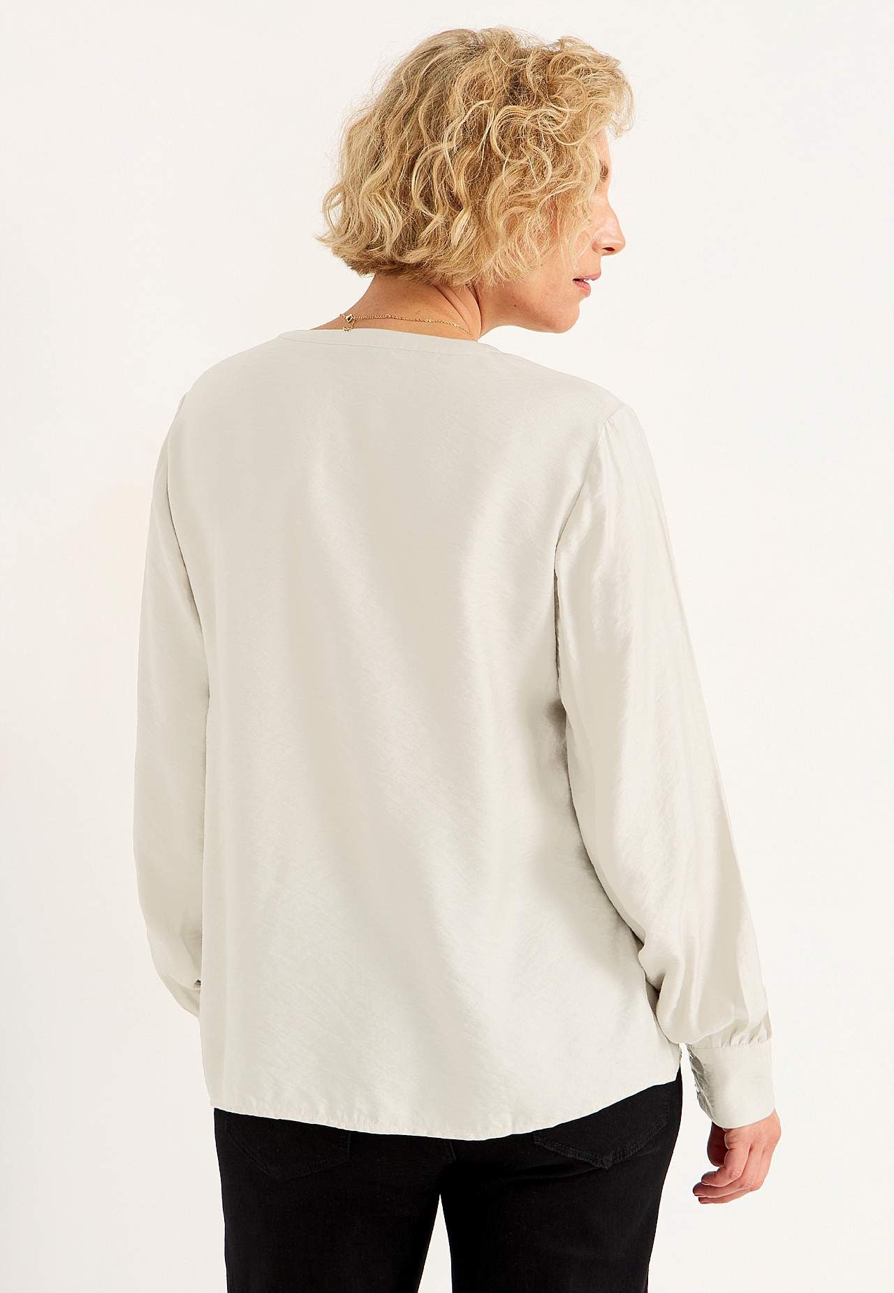 Vevet bluse med knapper