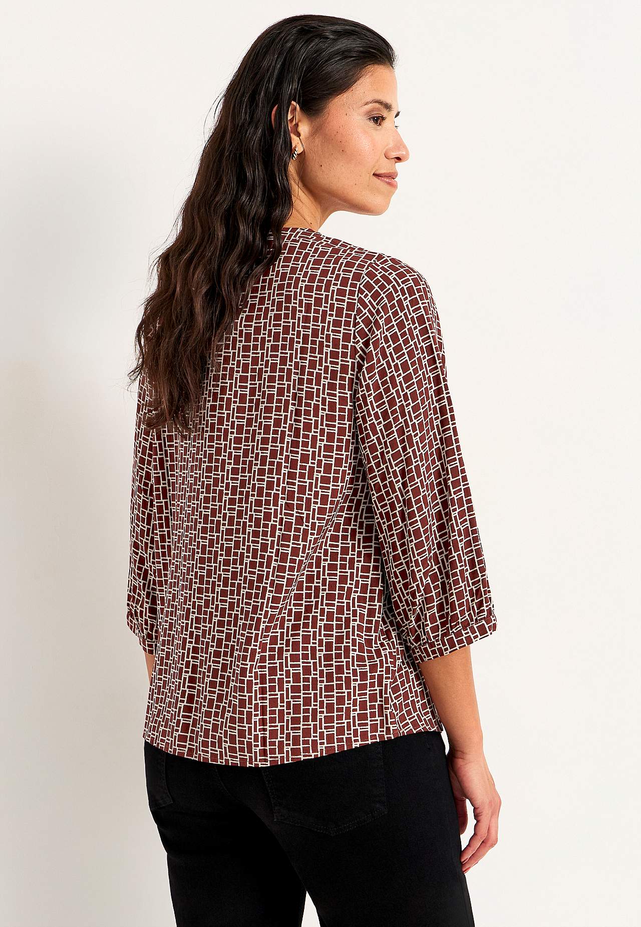 V-halset, vevet bluse