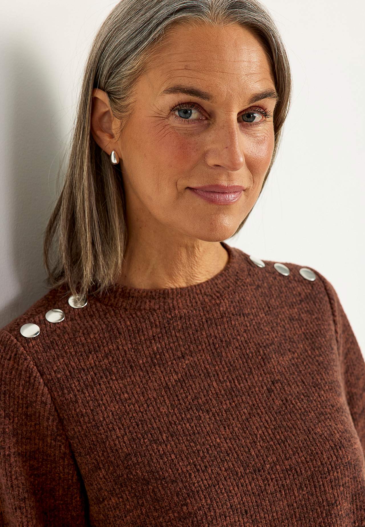 Myk trikotgenser med knapper Beata