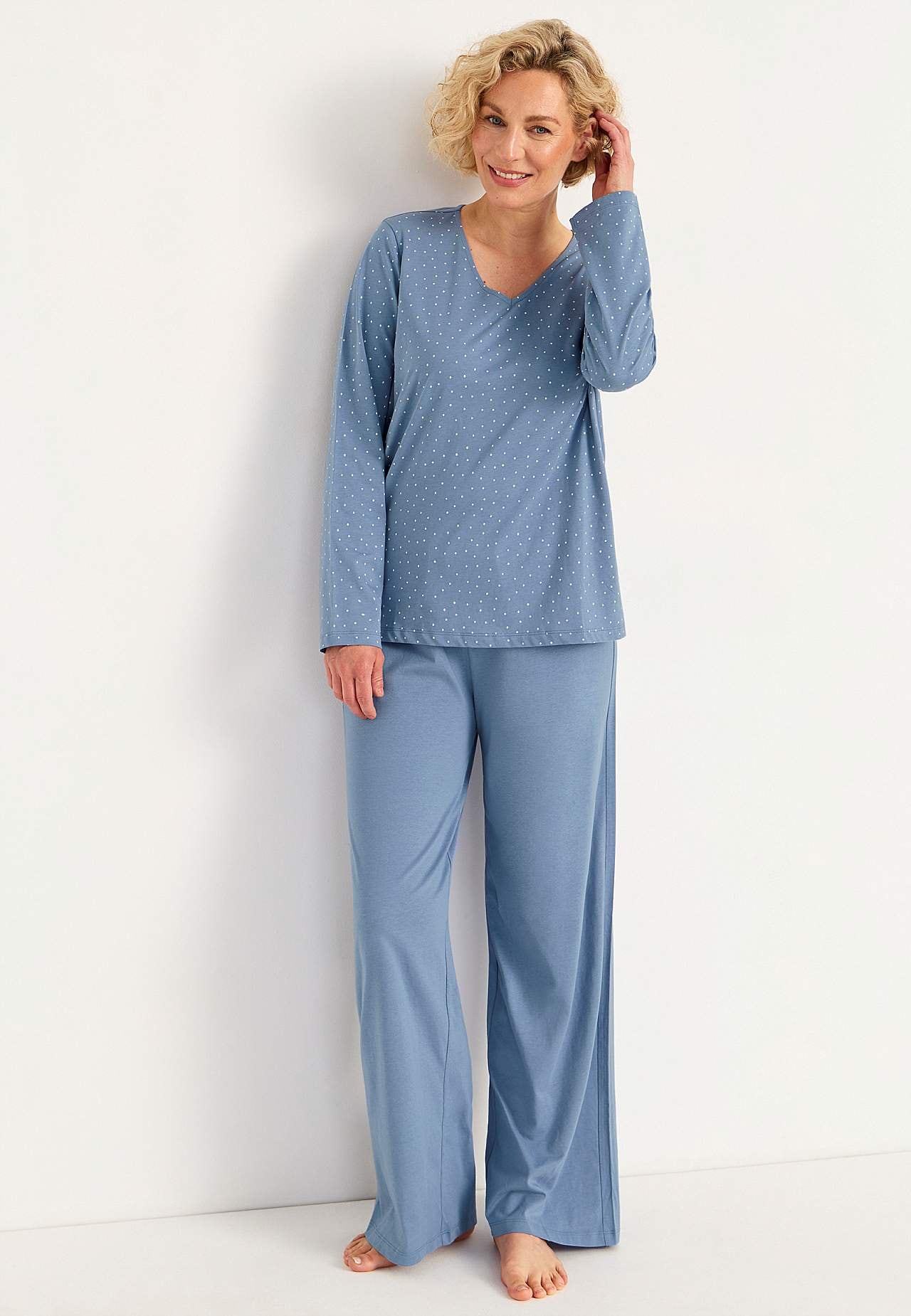 Todelt pyjamas med prikker