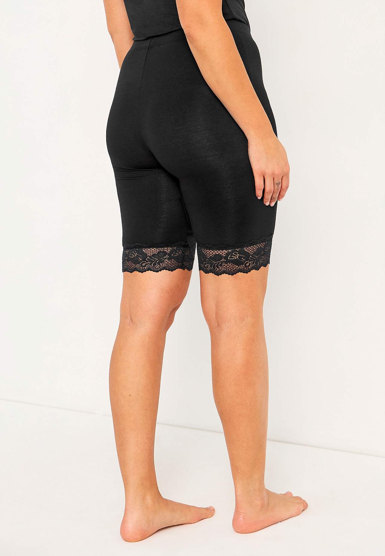 Sykkelshorts med blonder Josefin
