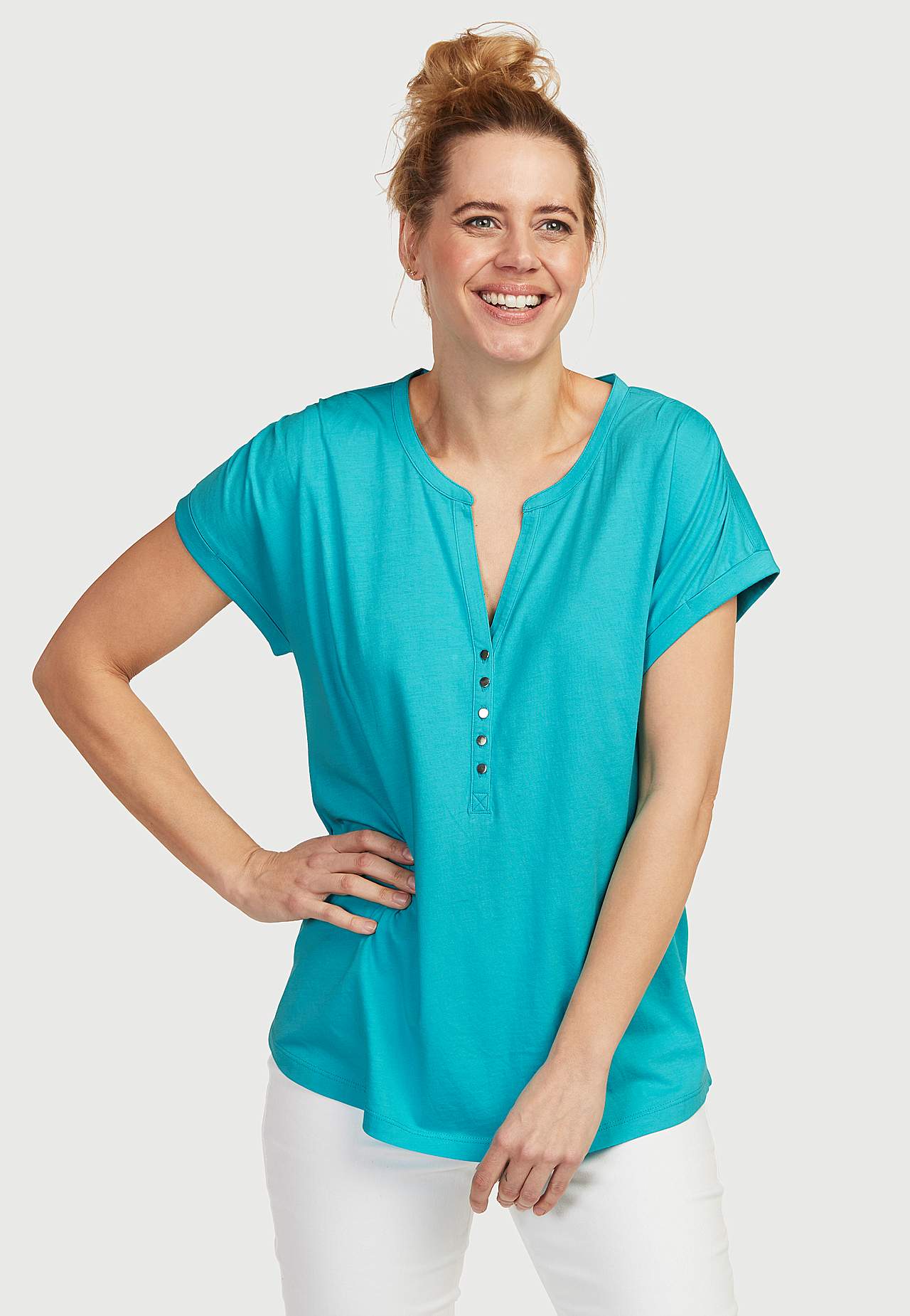 Jerseytopp med metalliske knapper
