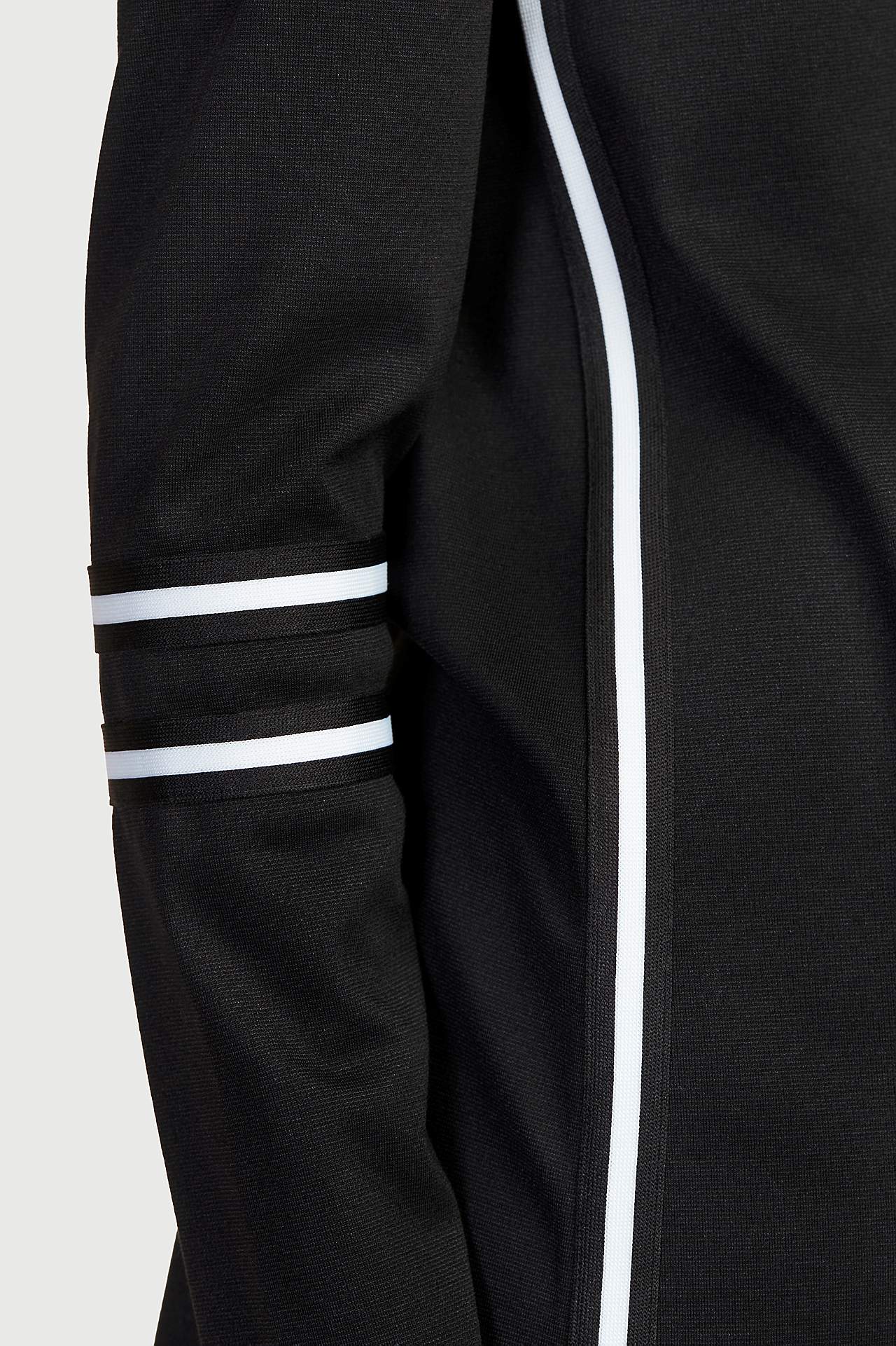 Jersey-kjole med kontrastfargede detaljer Tatum