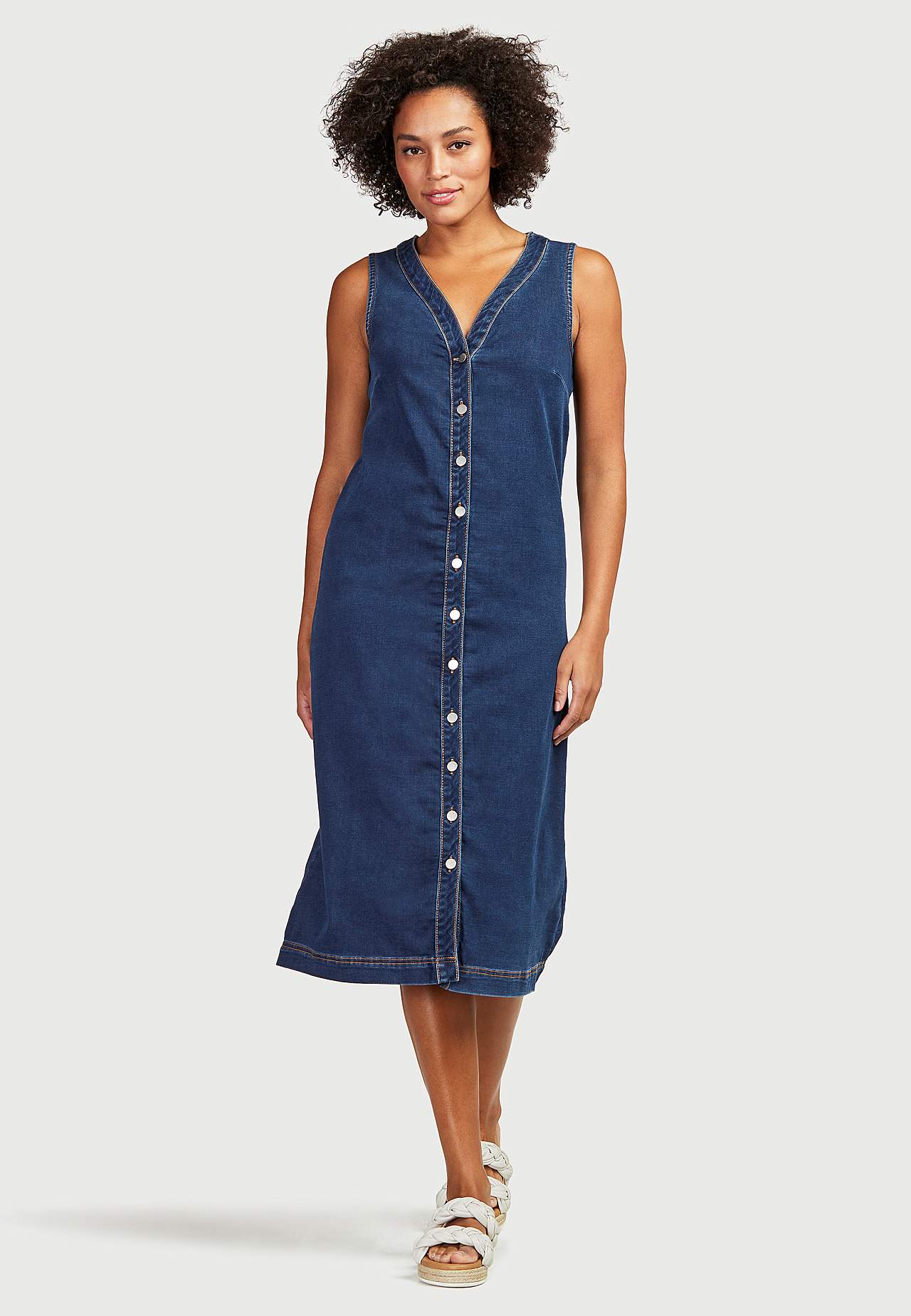 Ermløs denimkjole med knapper